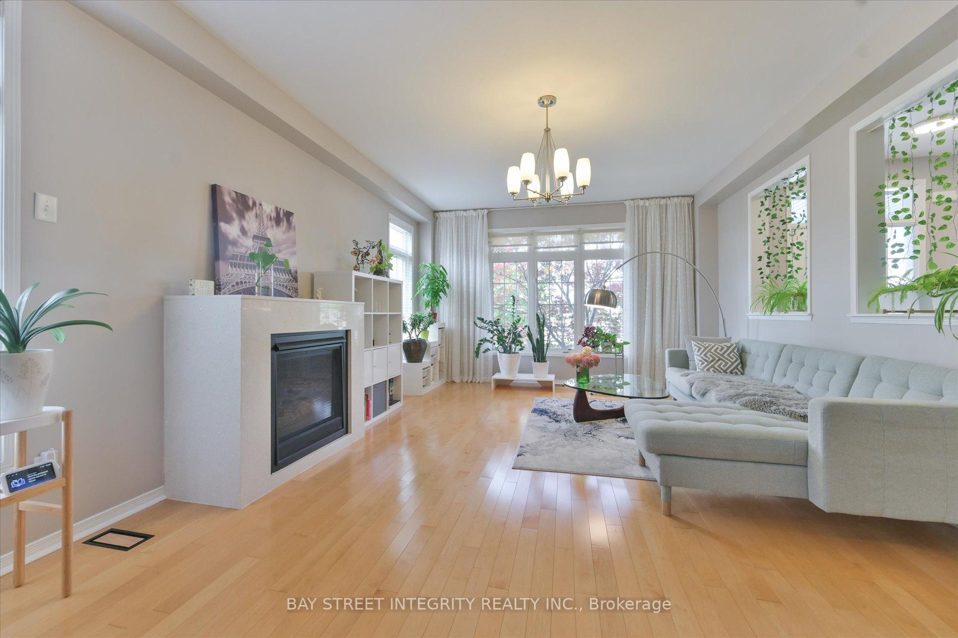 Photo 12 of 1 Autumn Glow Drive, Markham, Cornell — HOMEH