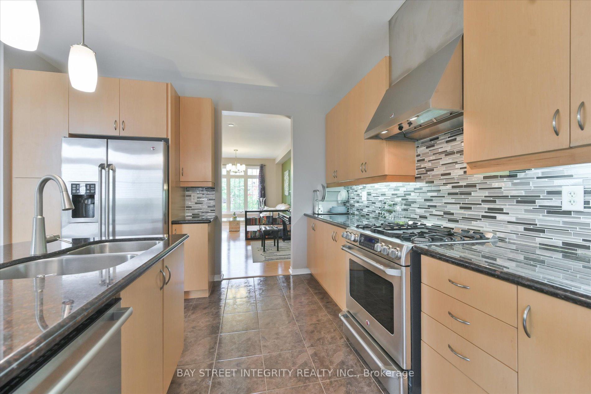 Photo 16 of 1 Autumn Glow Drive, Markham, Cornell — HOMEH
