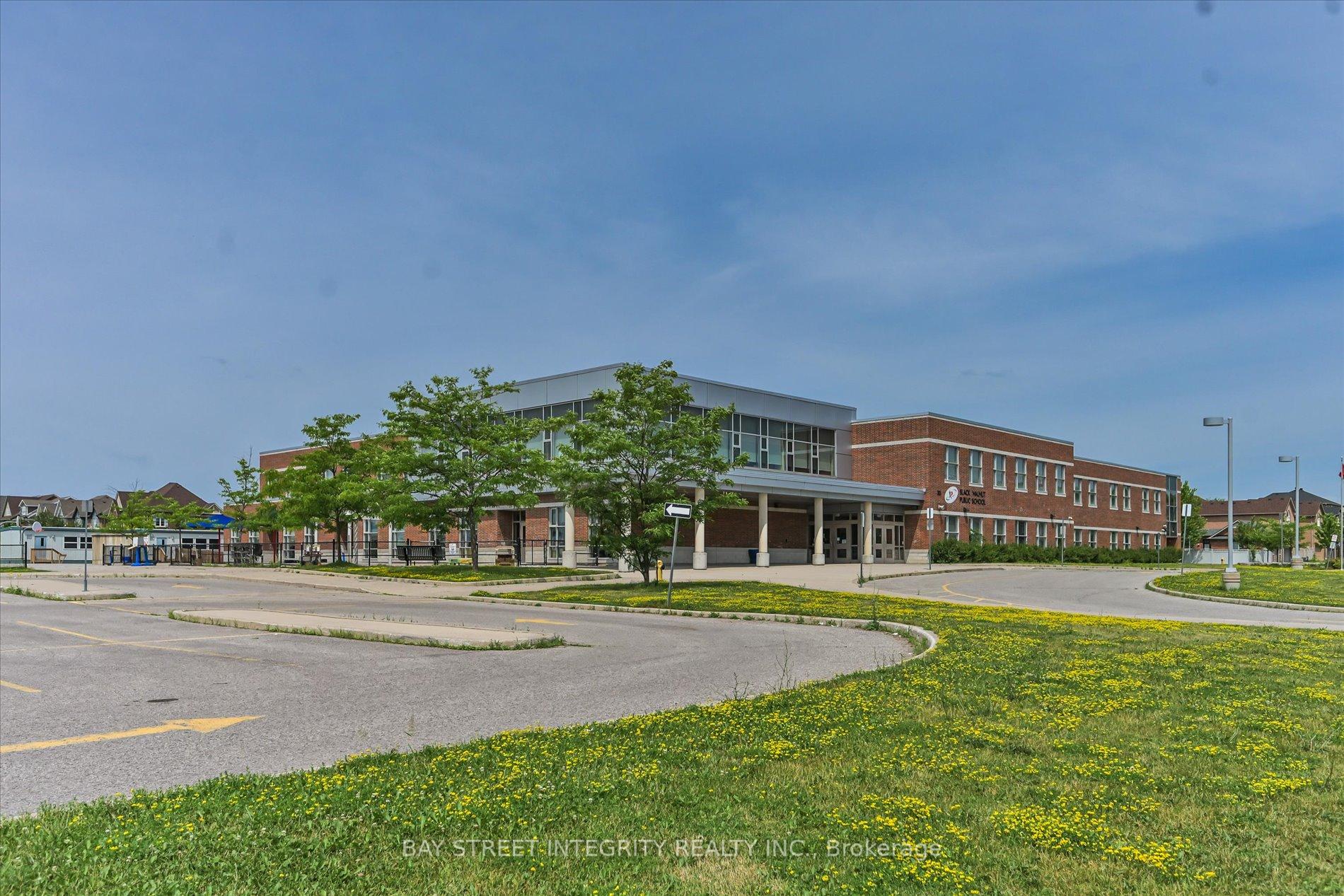 Photo 47 of 1 Autumn Glow Drive, Markham, Cornell — HOMEH