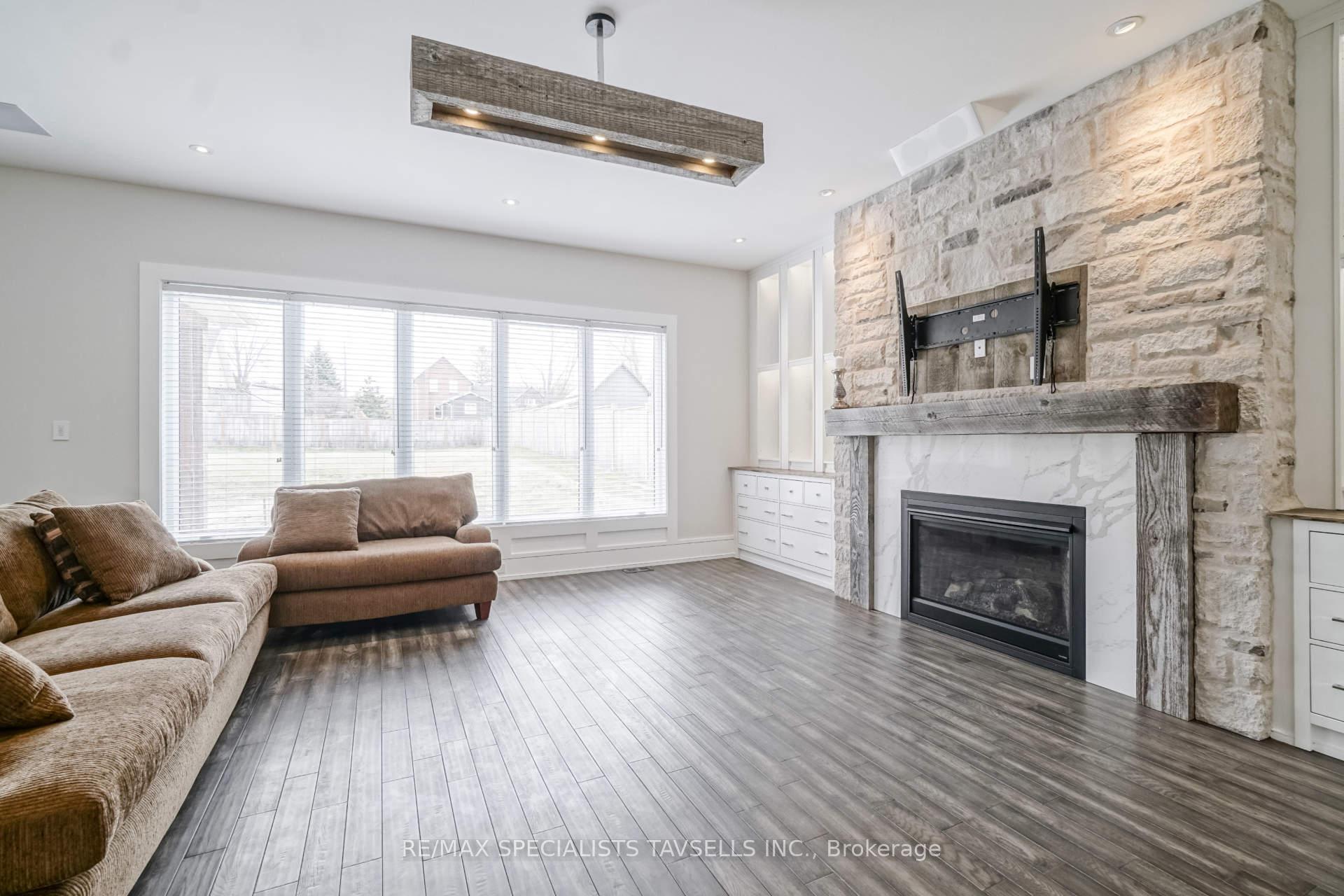 Photo 6 of 7 Dolan Drive, Caledon, Palgrave — HOMEH