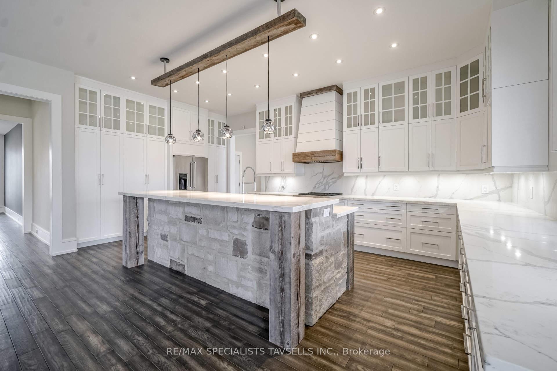 Photo 10 of 7 Dolan Drive, Caledon, Palgrave — HOMEH