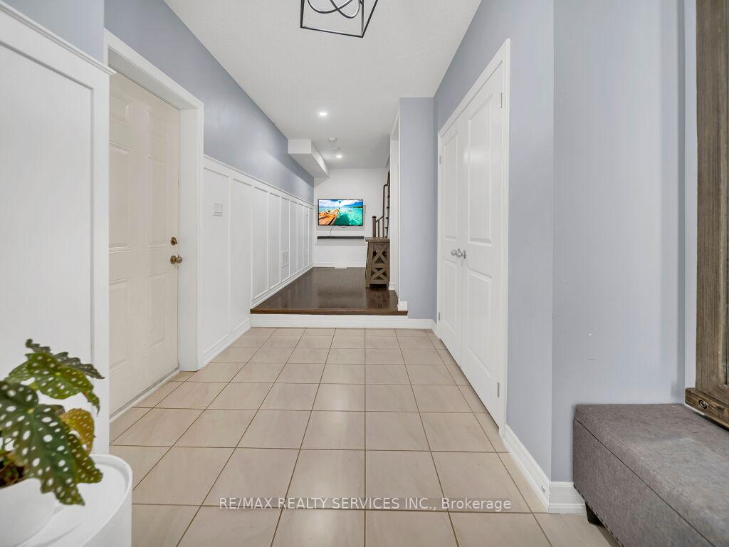 Photo 5 of 29 Haymarket Drive, Brampton, Northwest Brampton — HOMEH