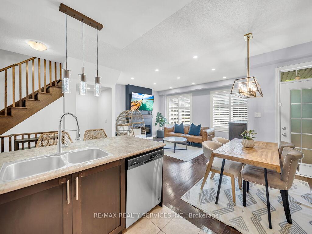 Photo 7 of 29 Haymarket Drive, Brampton, Northwest Brampton — HOMEH