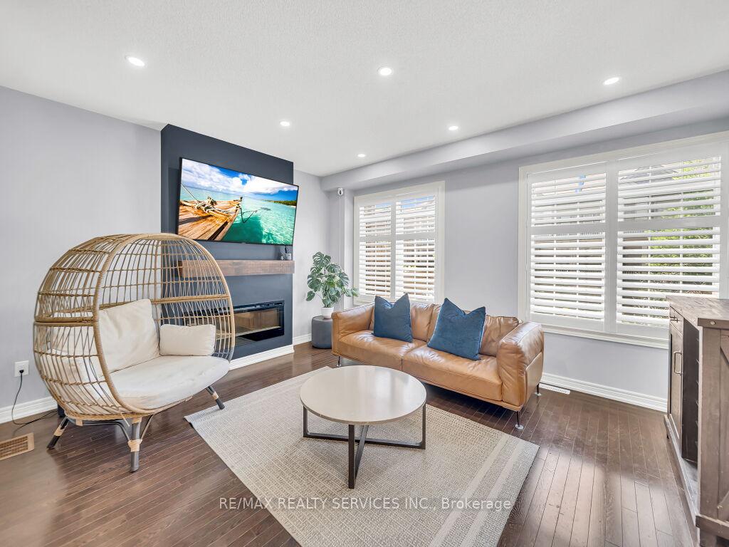 Photo 8 of 29 Haymarket Drive, Brampton, Northwest Brampton — HOMEH