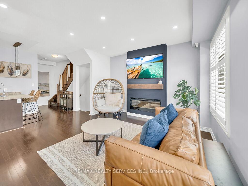 Photo 9 of 29 Haymarket Drive, Brampton, Northwest Brampton — HOMEH