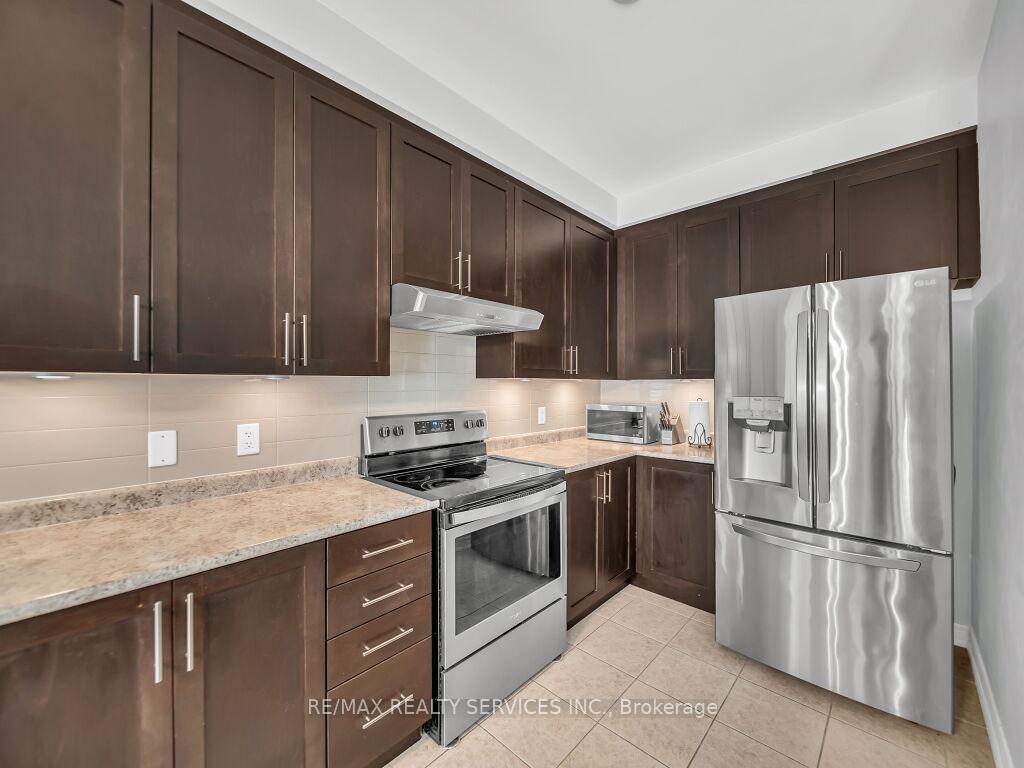 Photo 13 of 29 Haymarket Drive, Brampton, Northwest Brampton — HOMEH