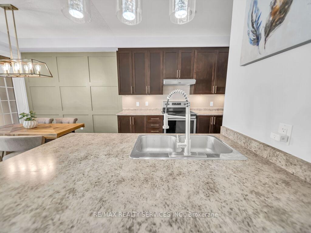 Photo 15 of 29 Haymarket Drive, Brampton, Northwest Brampton — HOMEH