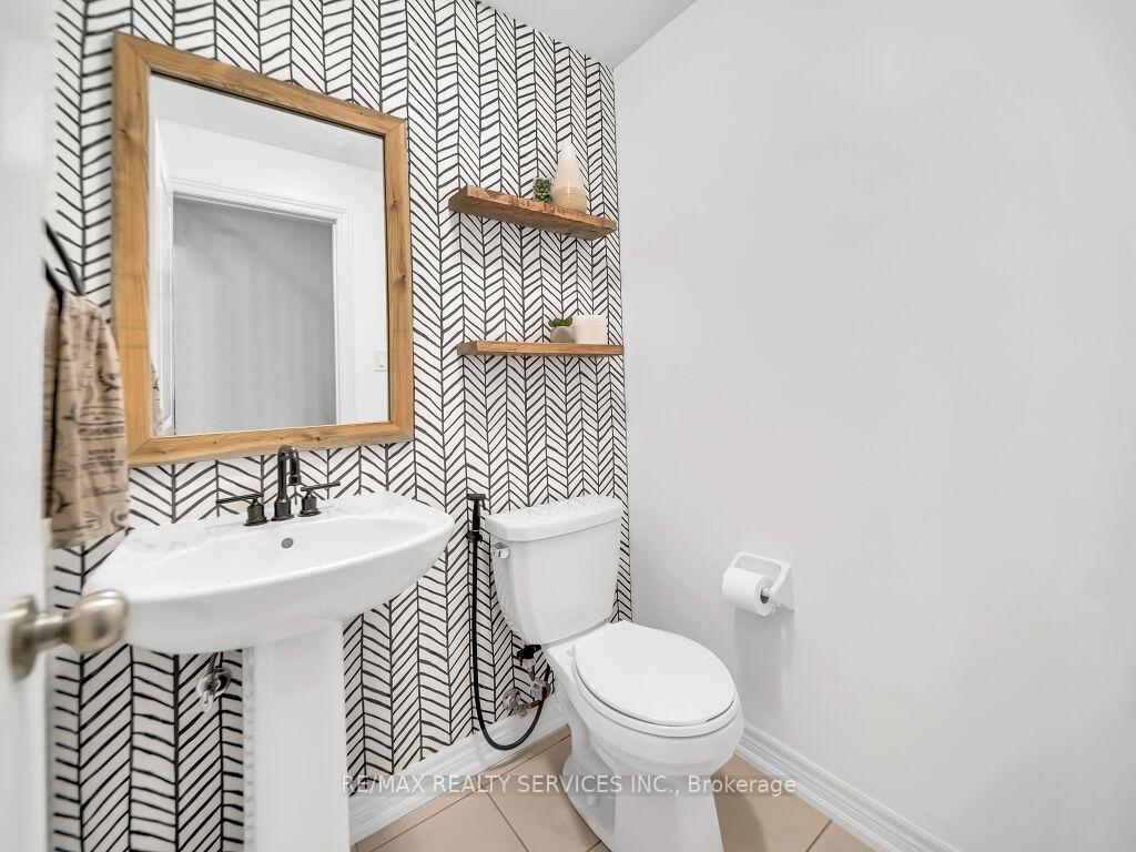Photo 16 of 29 Haymarket Drive, Brampton, Northwest Brampton — HOMEH