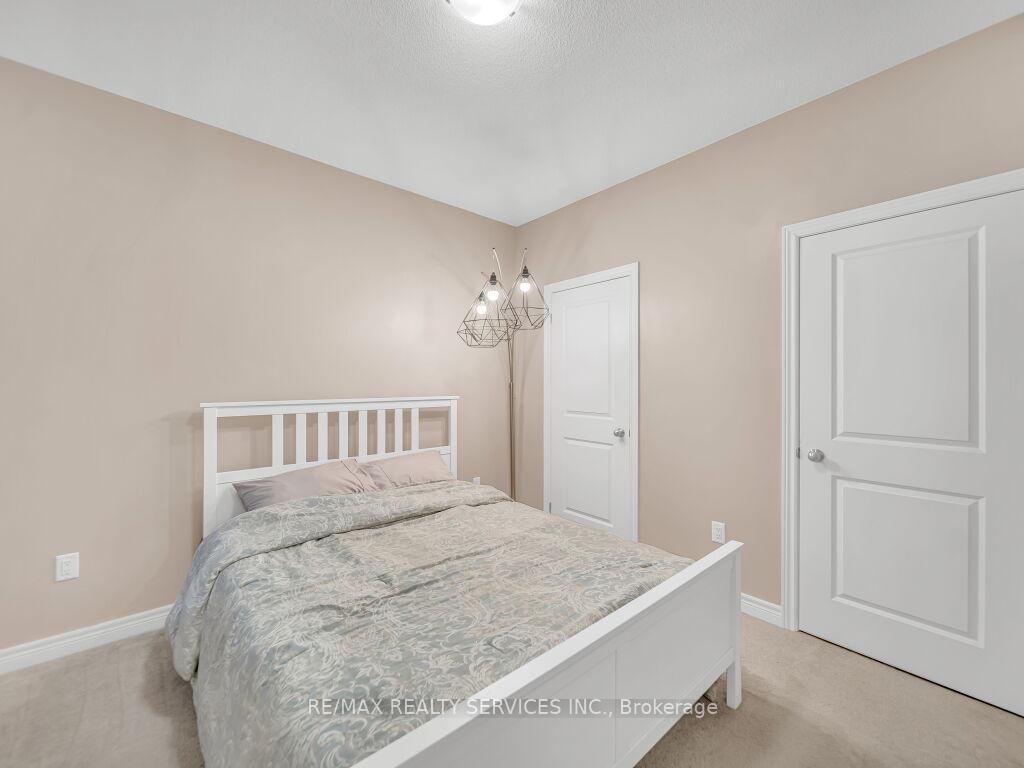 Photo 18 of 29 Haymarket Drive, Brampton, Northwest Brampton — HOMEH