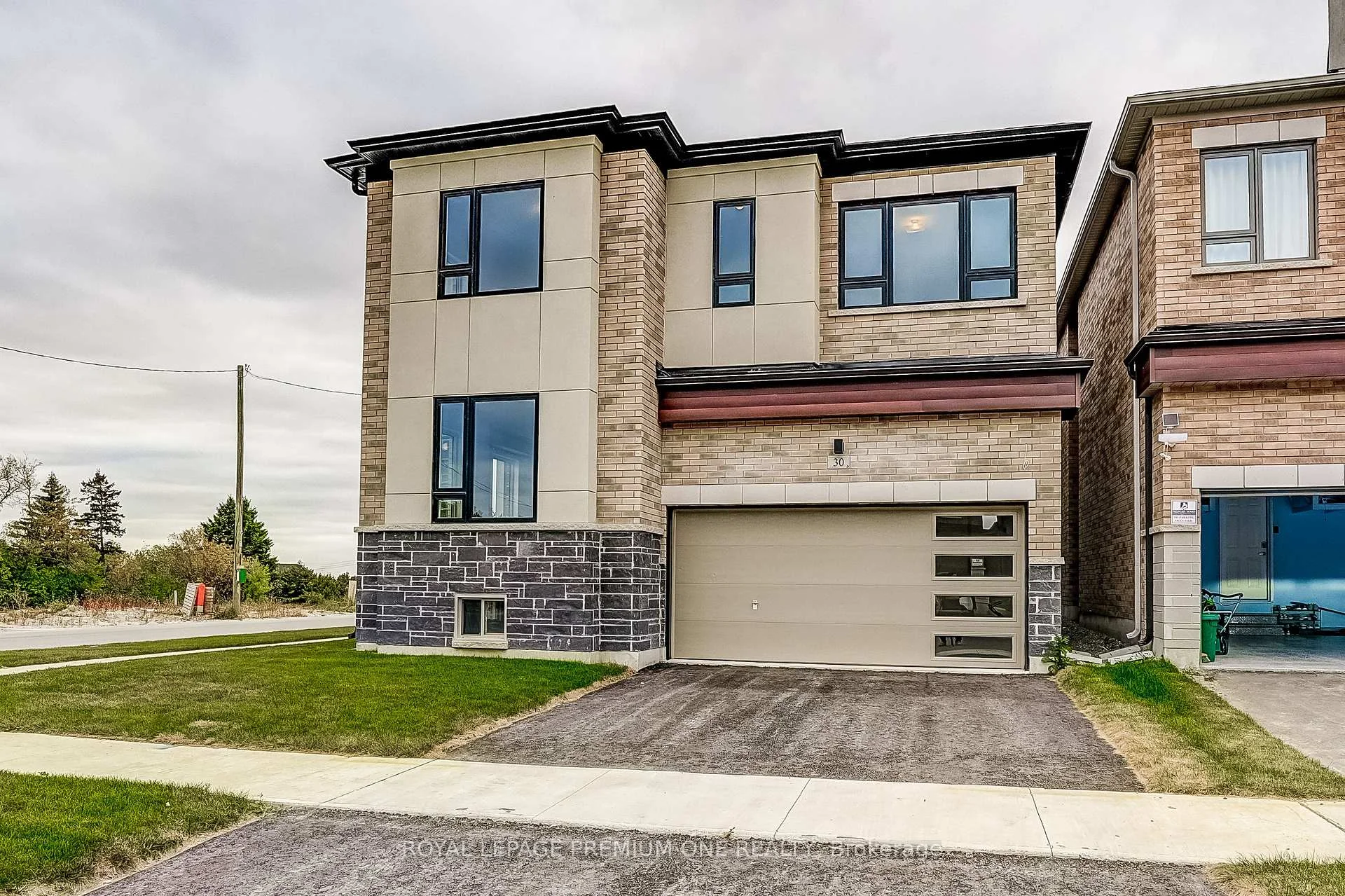 Photo 6 of 30 Vancise Street, Markham, Victoria Manor-Jennings Gate — HOMEH