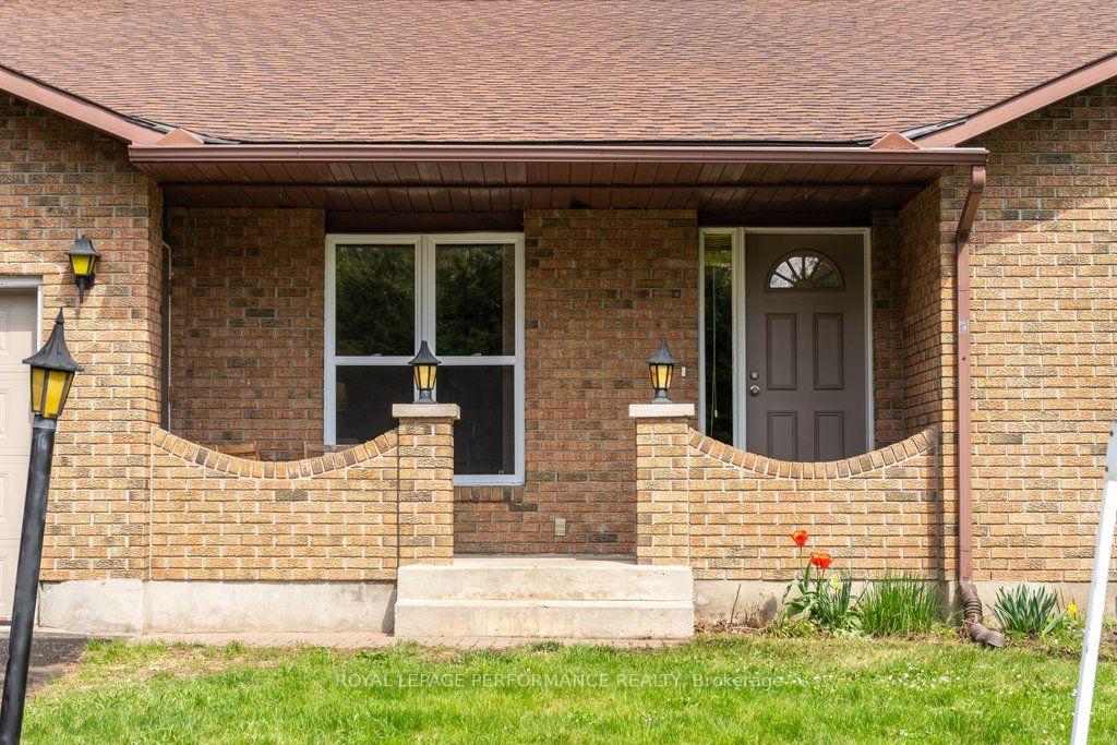 Photo 3 of 5529 Woodeden Drive, Ottawa, Manotick East to Manotick Station — HOMEH