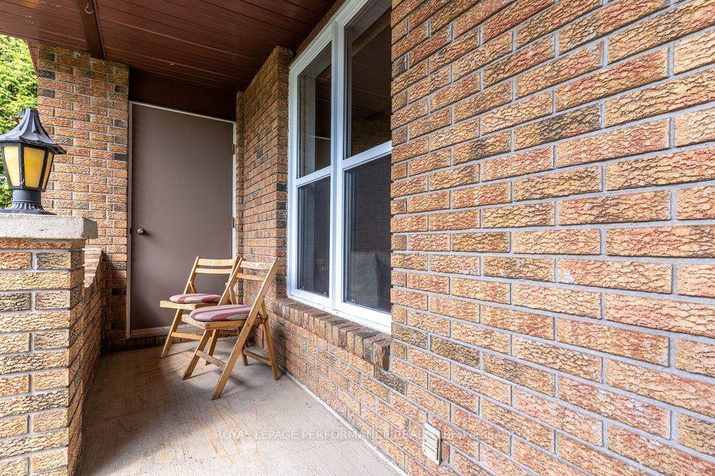 Photo 4 of 5529 Woodeden Drive, Ottawa, Manotick East to Manotick Station — HOMEH