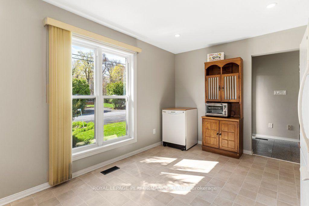 Photo 10 of 5529 Woodeden Drive, Ottawa, Manotick East to Manotick Station — HOMEH