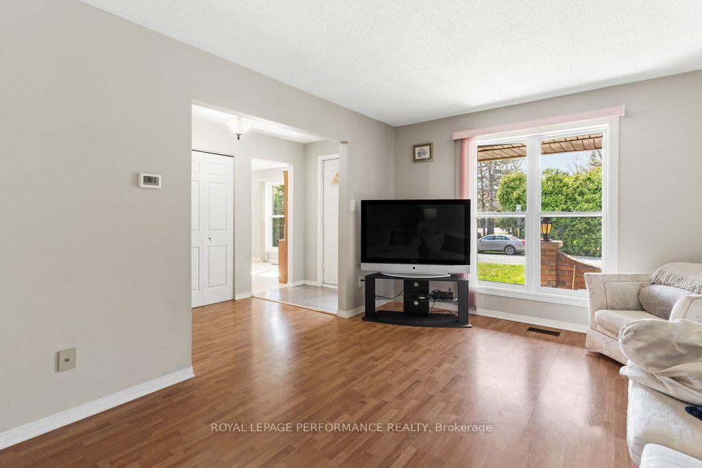 Photo 15 of 5529 Woodeden Drive, Ottawa, Manotick East to Manotick Station — HOMEH