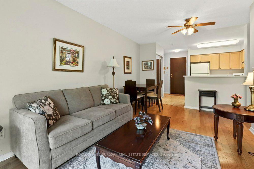 Photo 9 of Unit 403, 2565 Erin Centre Boulevard, Mississauga, Central Erin Mills — HOMEH
