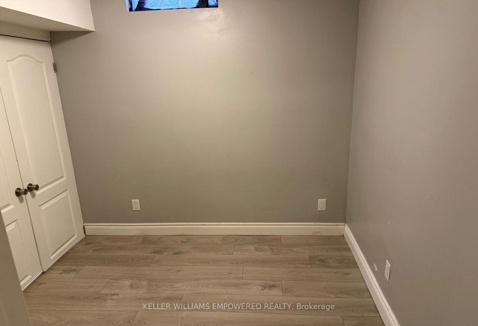 Photo 4 of 26 Marita Place, Vaughan, Glen Shields — HOMEH