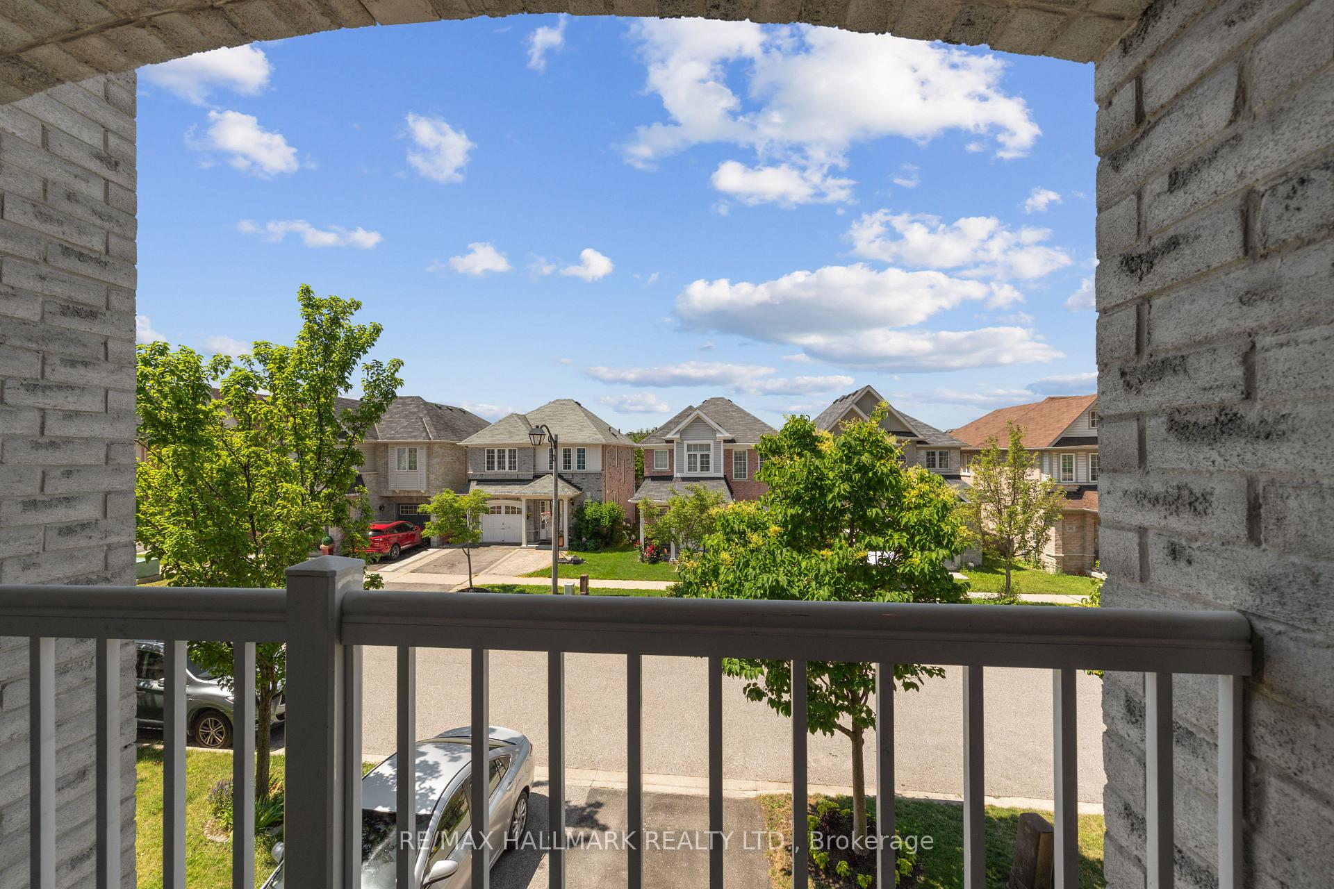Photo 4 of 35 Chaston Road, Ajax, Central East — HOMEH