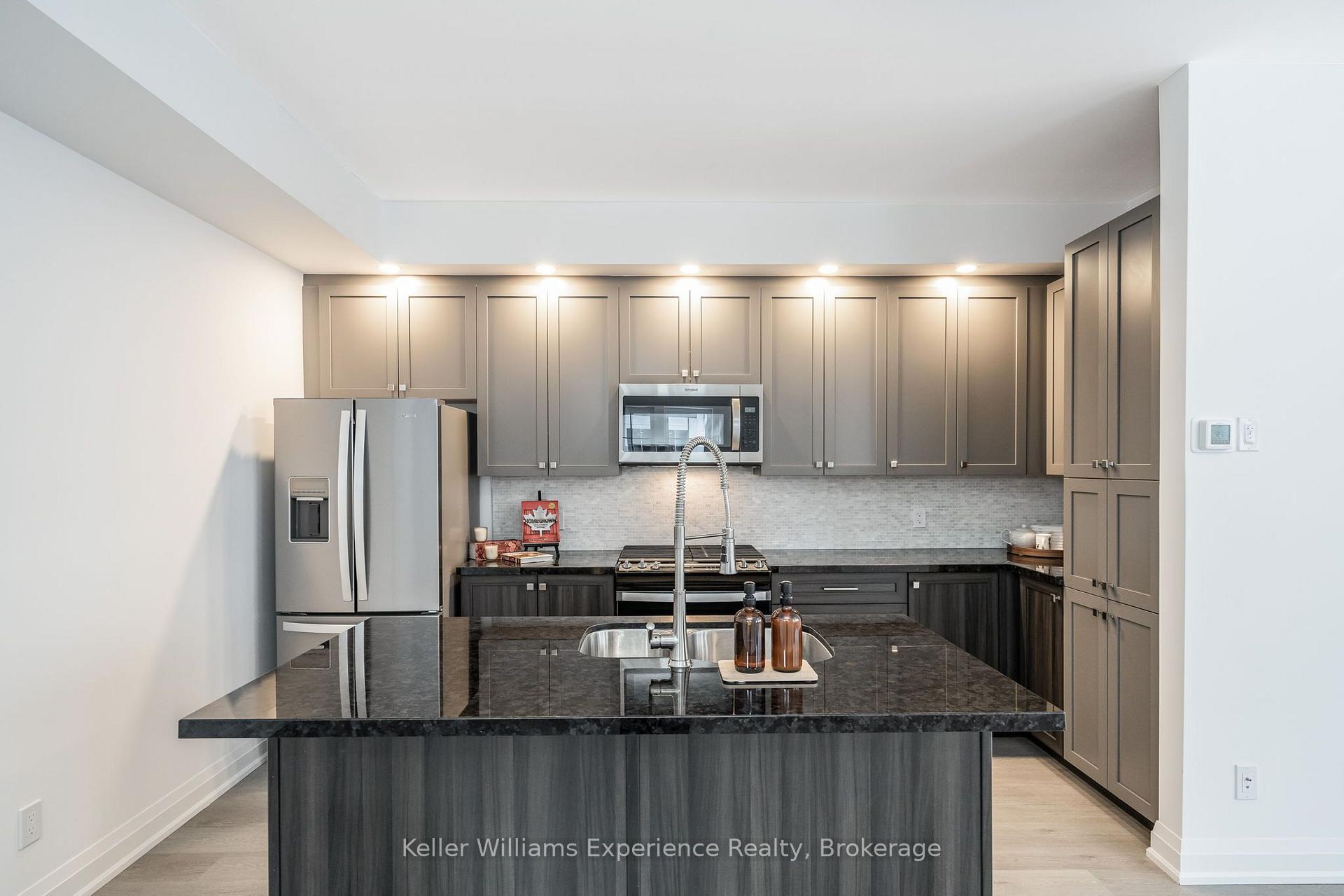Photo 4 of 24 Danielle Crescent, Midland — HOMEH