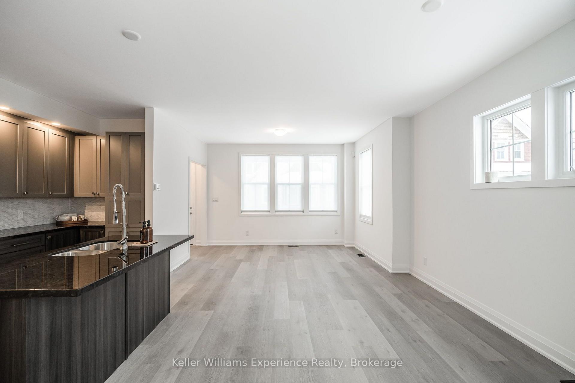 Photo 5 of 24 Danielle Crescent, Midland — HOMEH