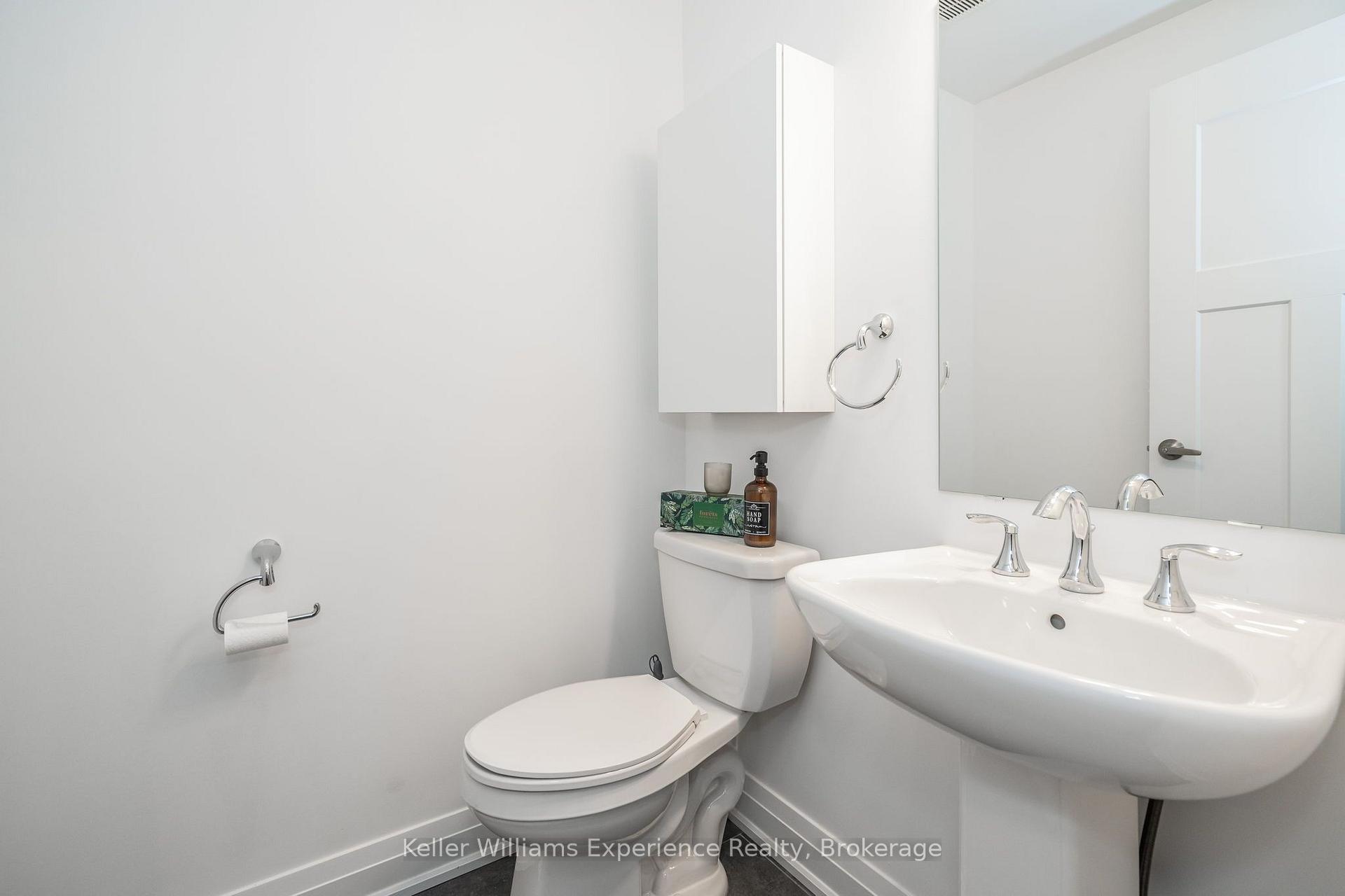Photo 7 of 24 Danielle Crescent, Midland — HOMEH