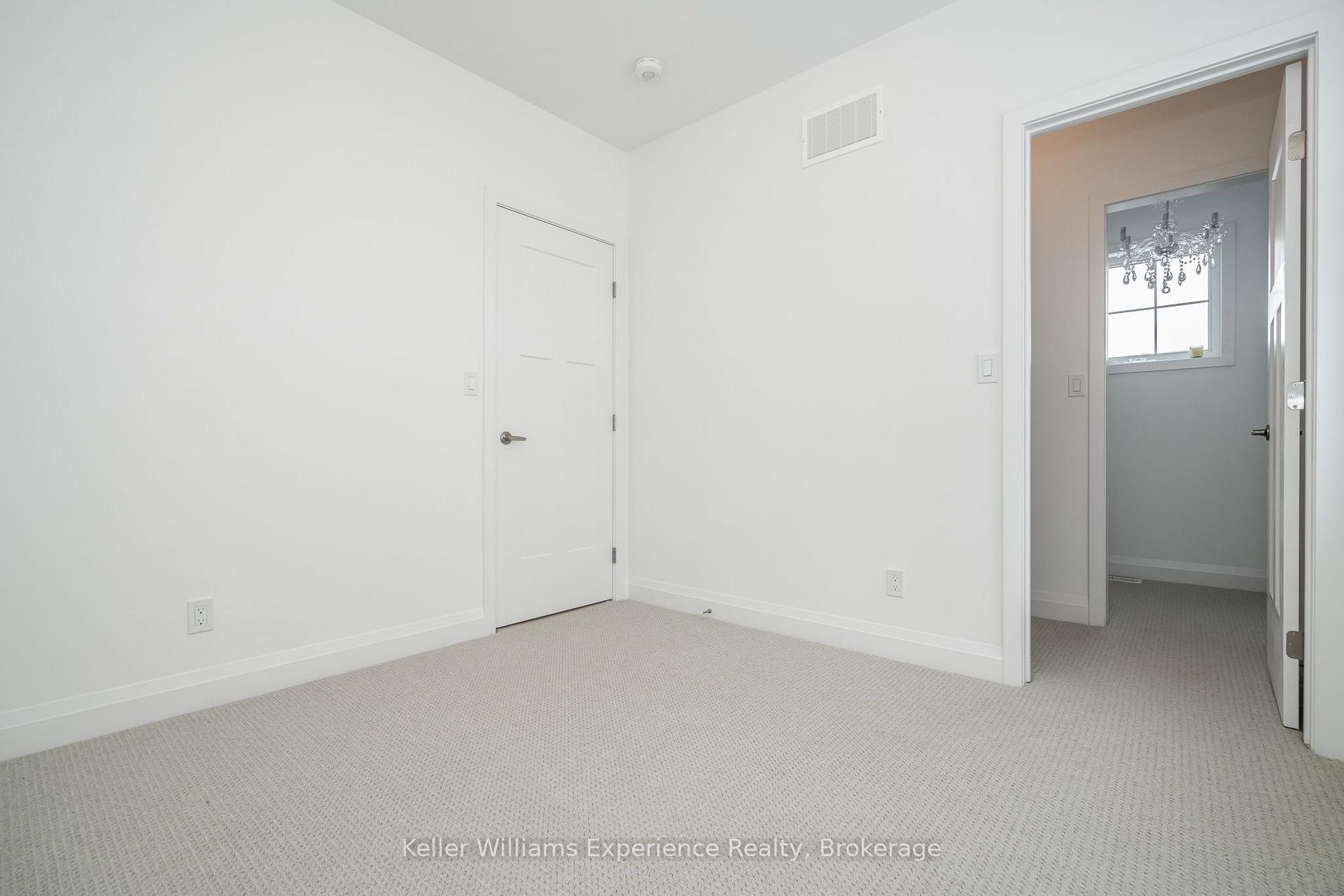 Photo 11 of 24 Danielle Crescent, Midland — HOMEH