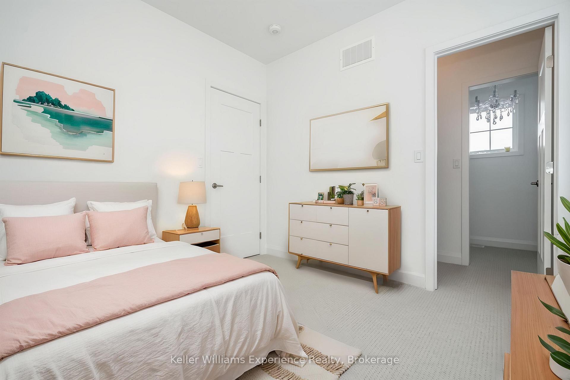 Photo 12 of 24 Danielle Crescent, Midland — HOMEH