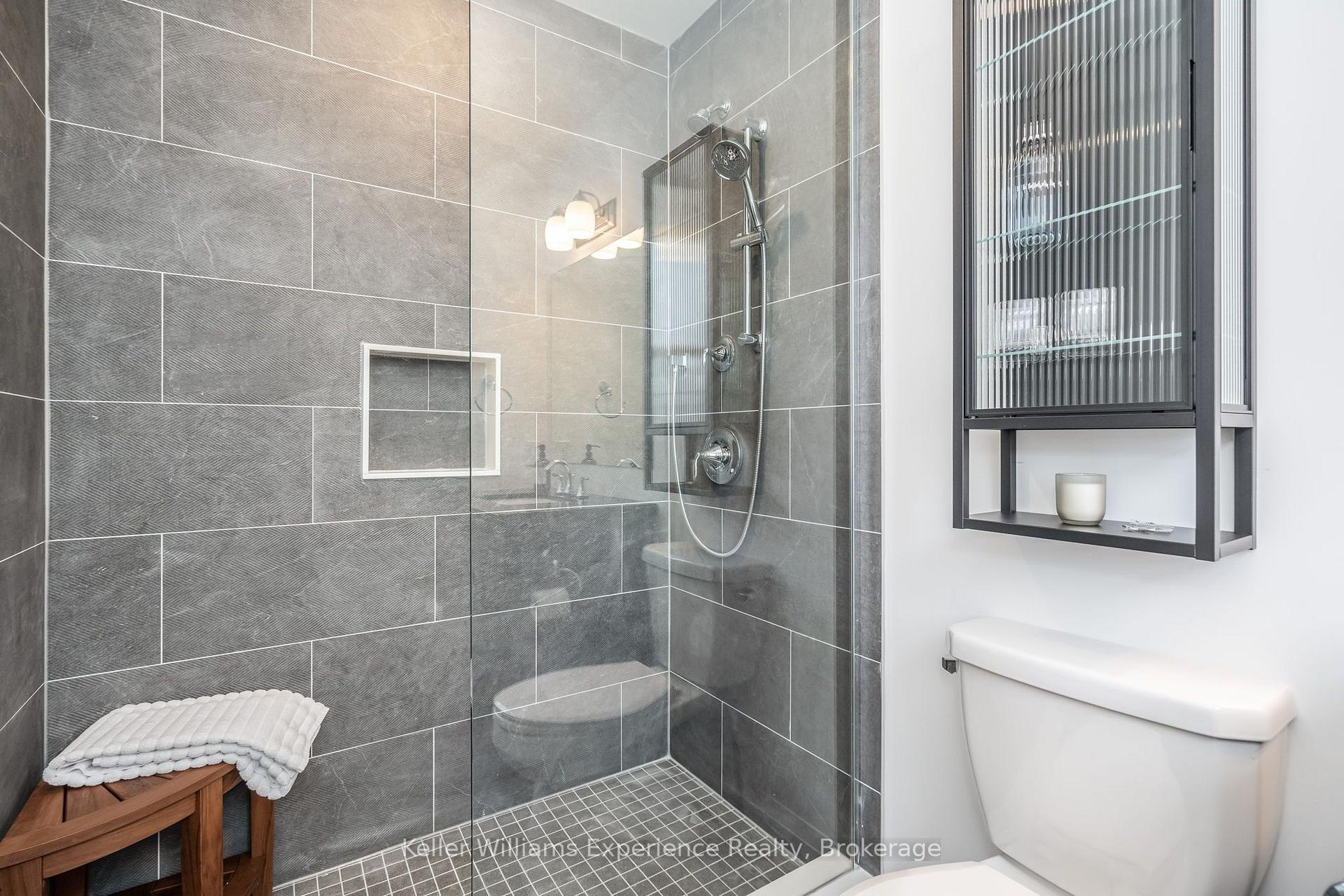 Photo 16 of 24 Danielle Crescent, Midland — HOMEH