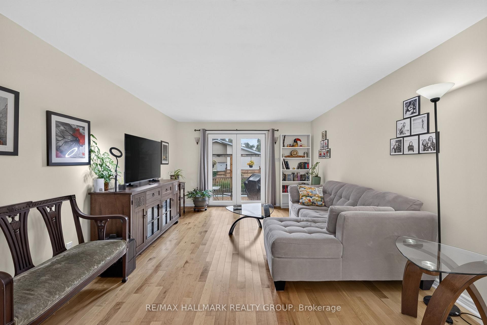 Photo 8 of 1100 Bathgate Drive, Ottawa, Carson Grove — HOMEH