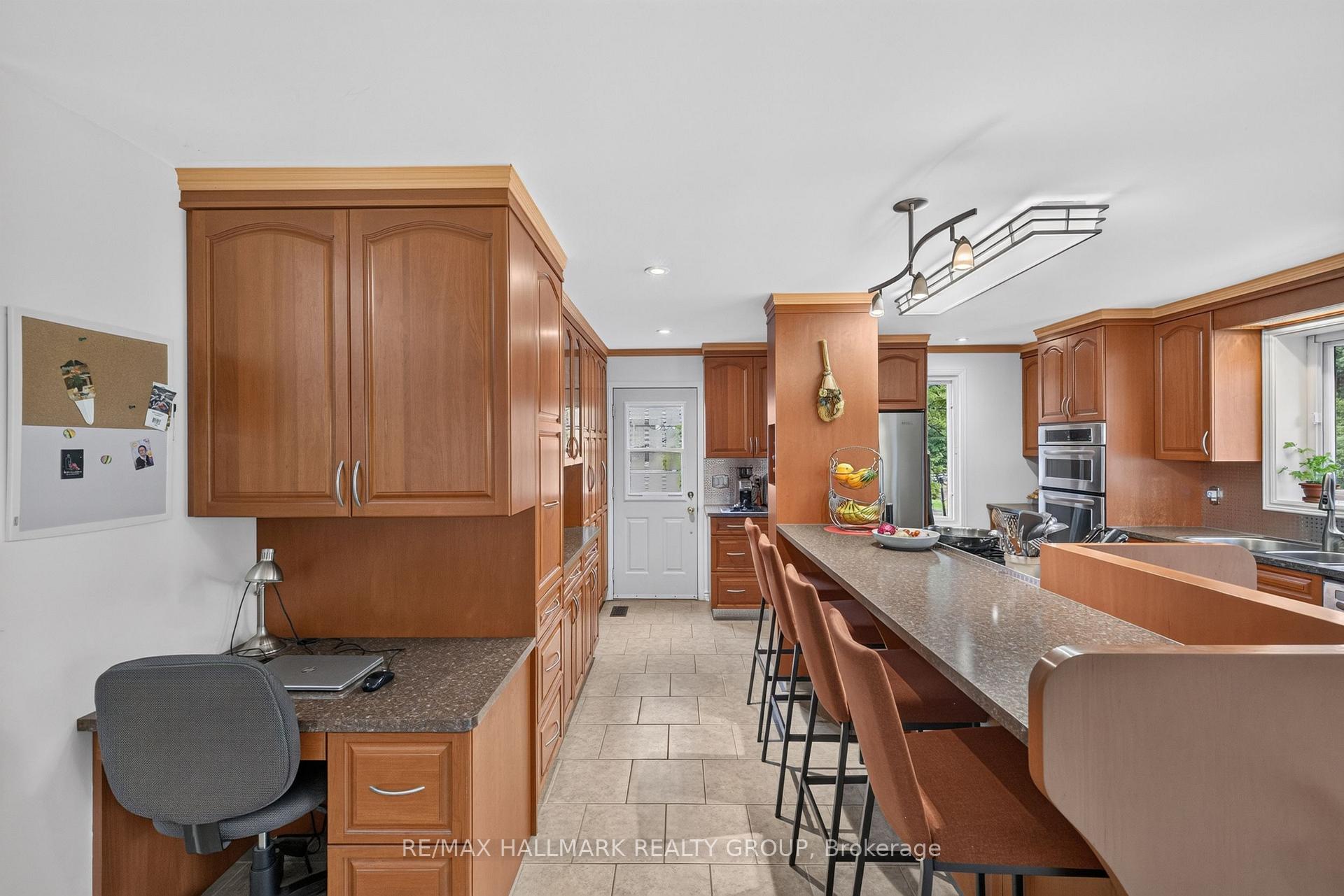 Photo 12 of 1100 Bathgate Drive, Ottawa, Carson Grove — HOMEH