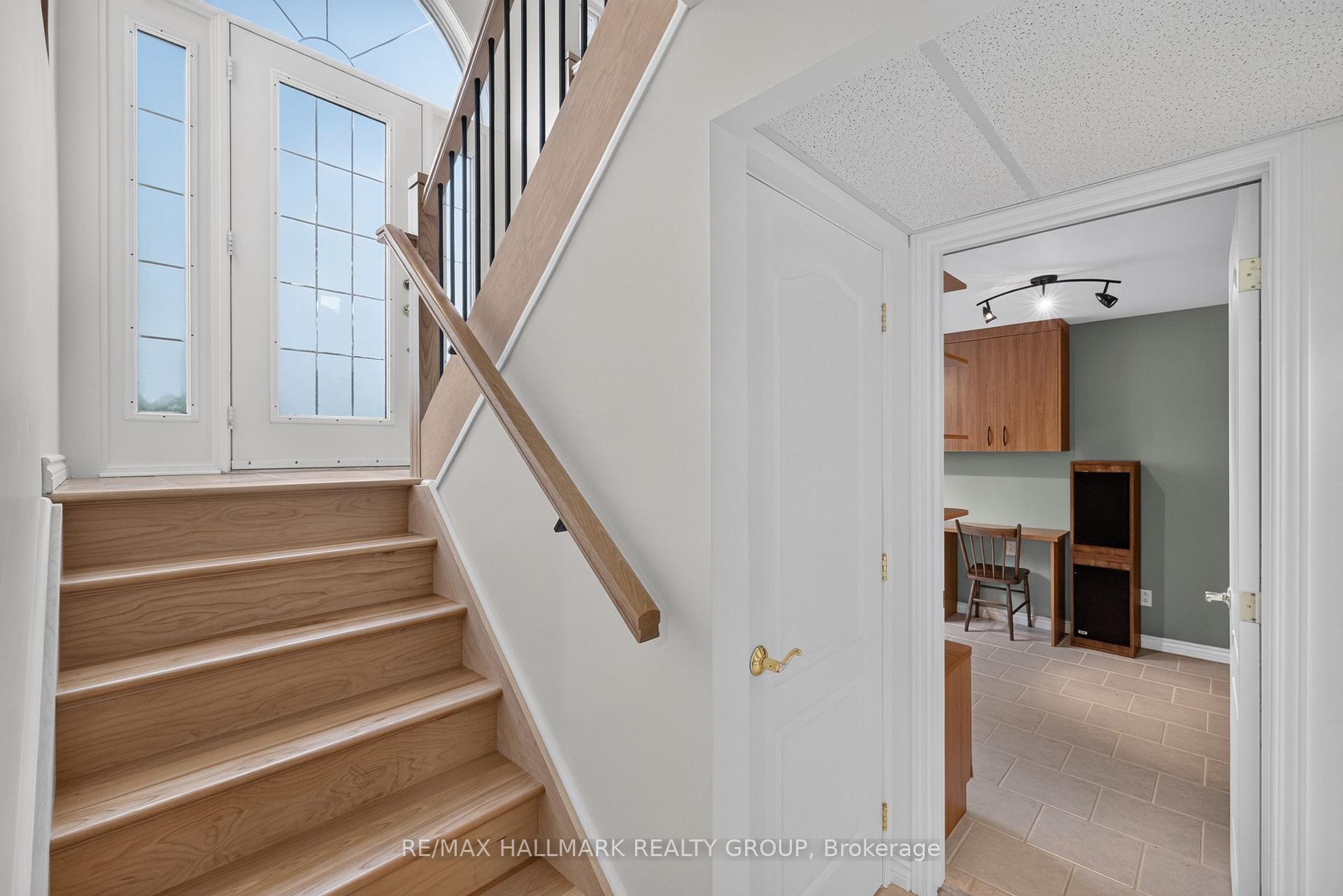 Photo 22 of 1100 Bathgate Drive, Ottawa, Carson Grove — HOMEH