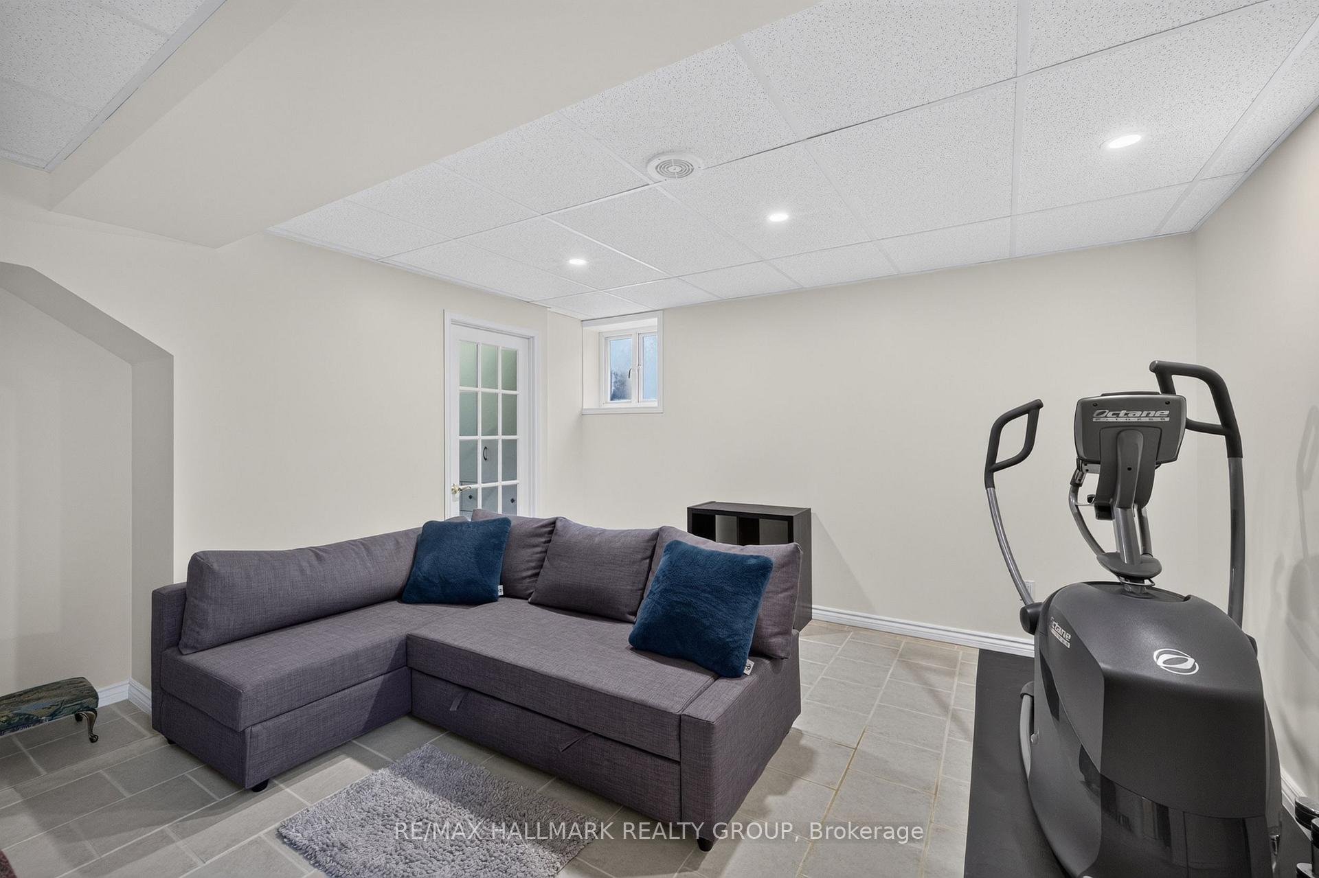 Photo 23 of 1100 Bathgate Drive, Ottawa, Carson Grove — HOMEH