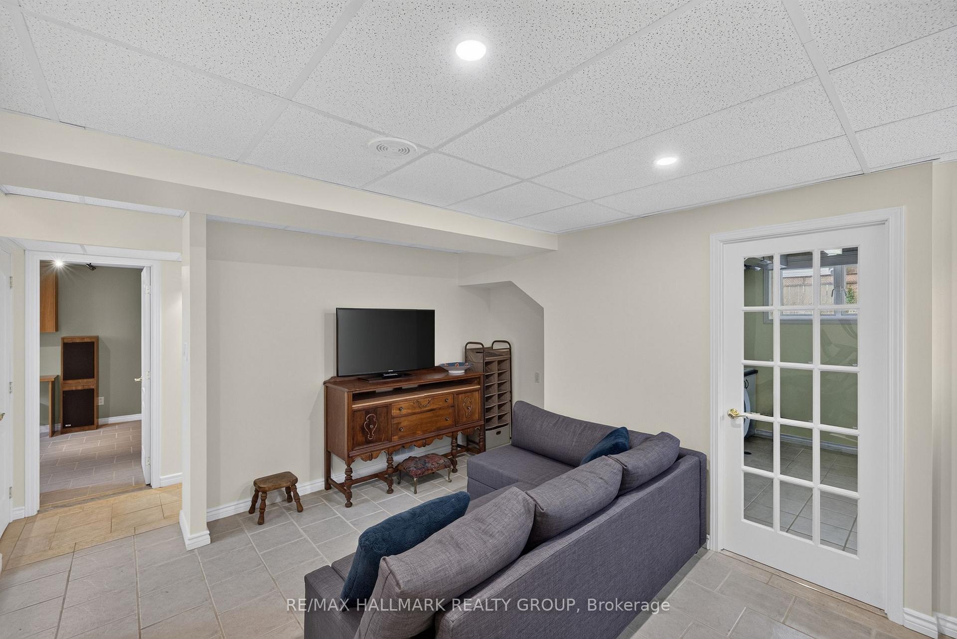 Photo 25 of 1100 Bathgate Drive, Ottawa, Carson Grove — HOMEH