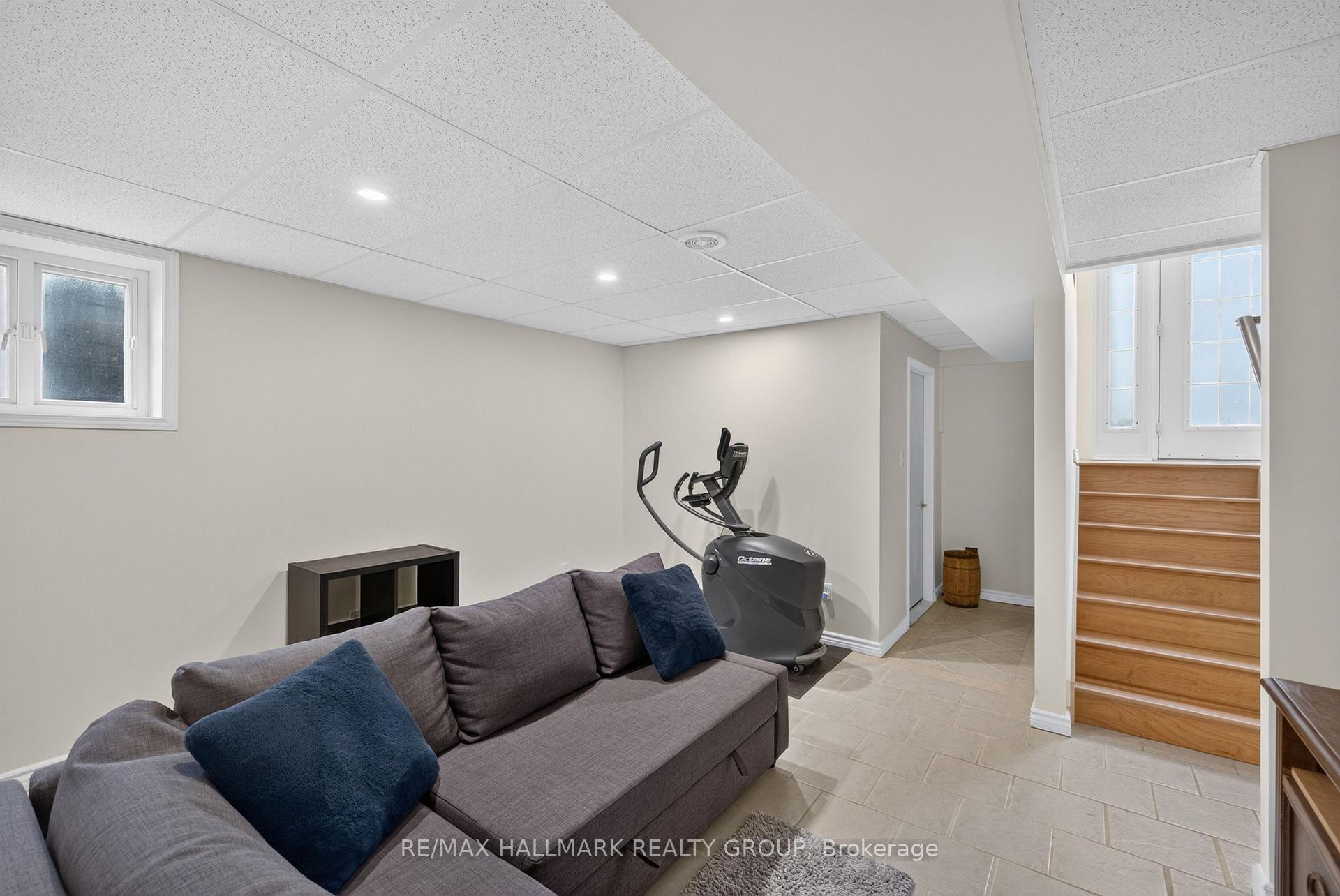 Photo 26 of 1100 Bathgate Drive, Ottawa, Carson Grove — HOMEH
