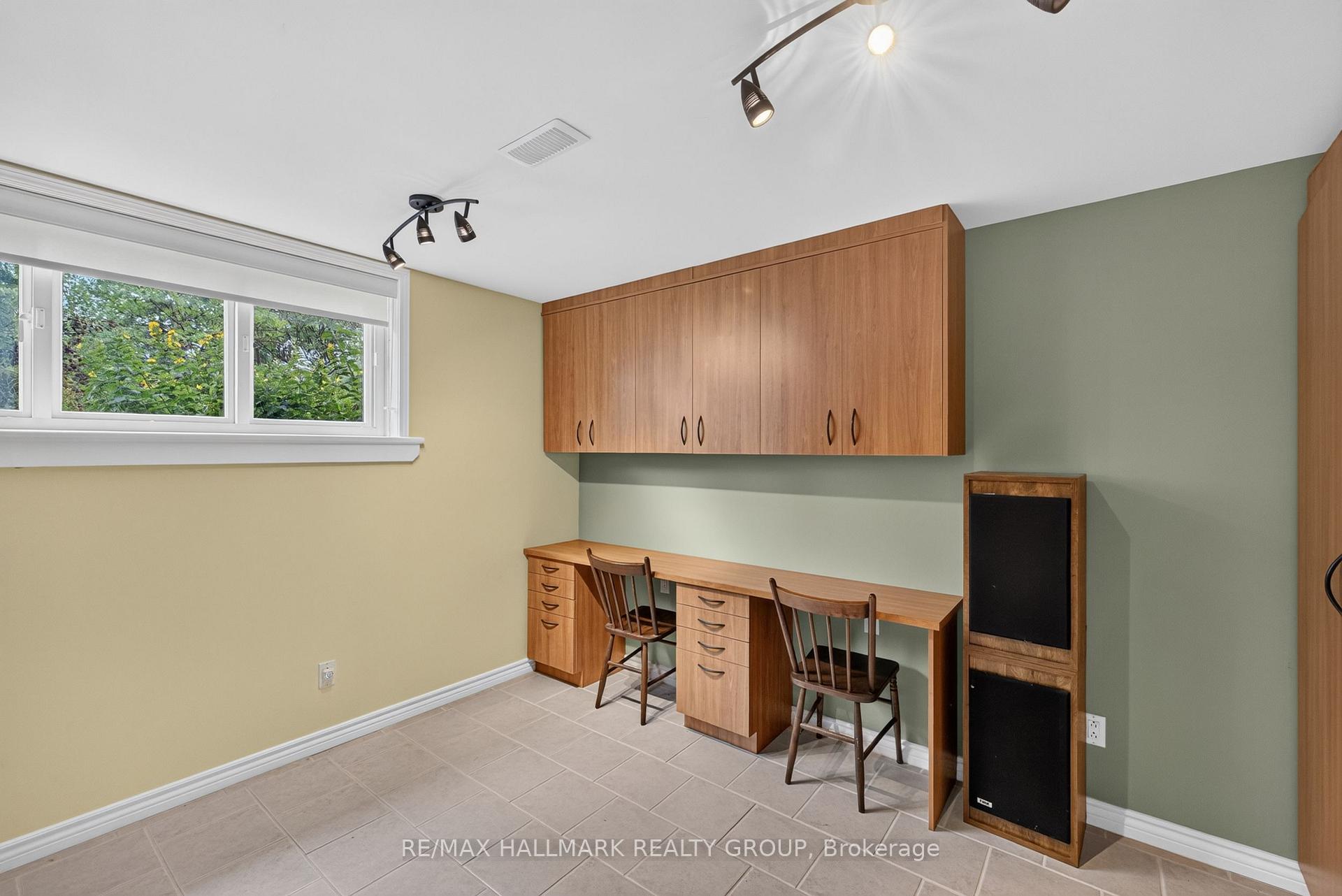 Photo 28 of 1100 Bathgate Drive, Ottawa, Carson Grove — HOMEH