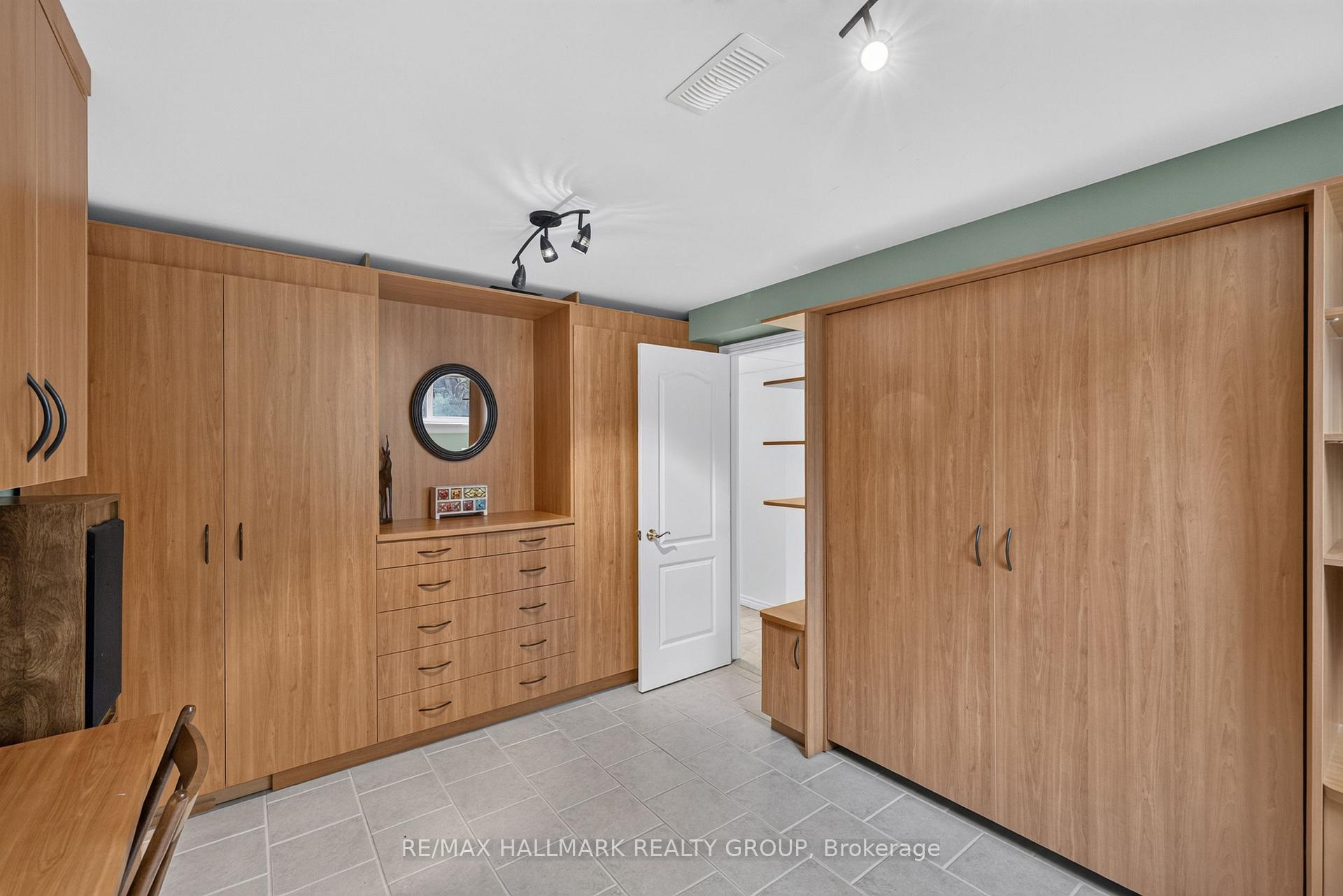 Photo 30 of 1100 Bathgate Drive, Ottawa, Carson Grove — HOMEH
