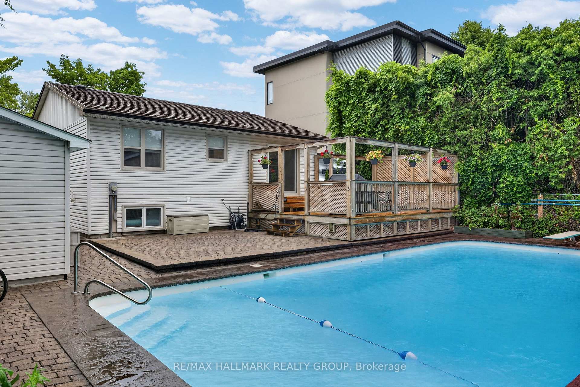Photo 37 of 1100 Bathgate Drive, Ottawa, Carson Grove — HOMEH