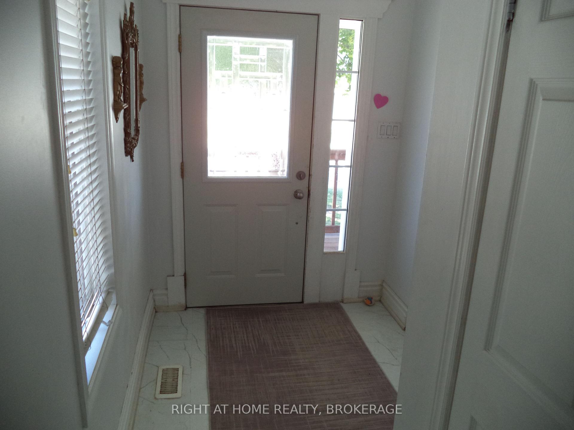 Photo 9 of 18 Almond Street, St. Catharines, Secord Woods — HOMEH