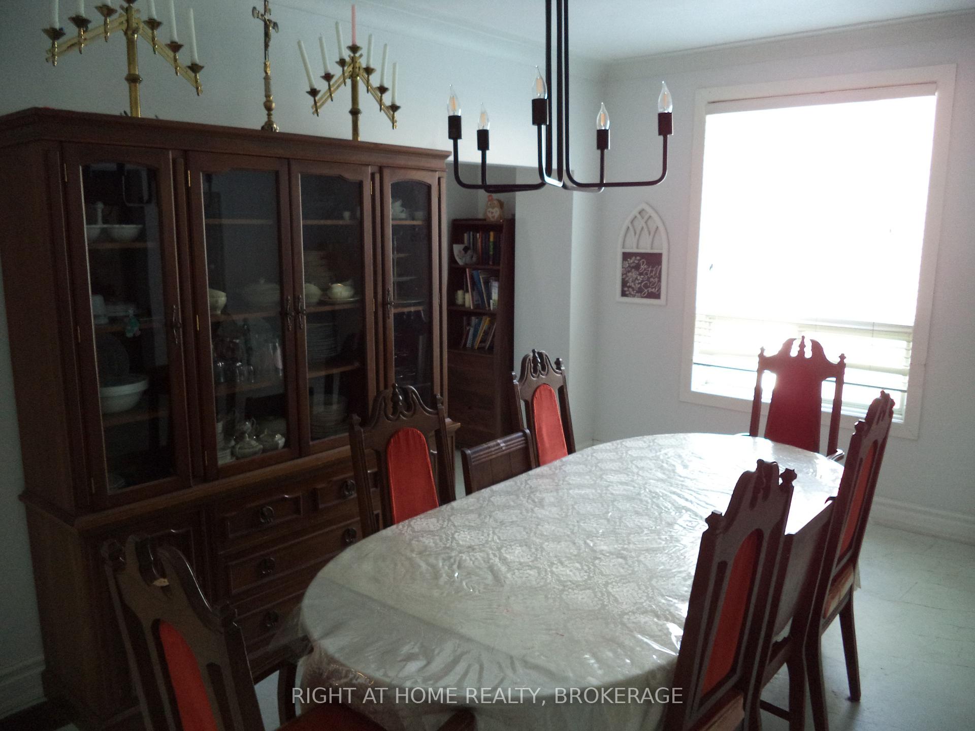 Photo 17 of 18 Almond Street, St. Catharines, Secord Woods — HOMEH