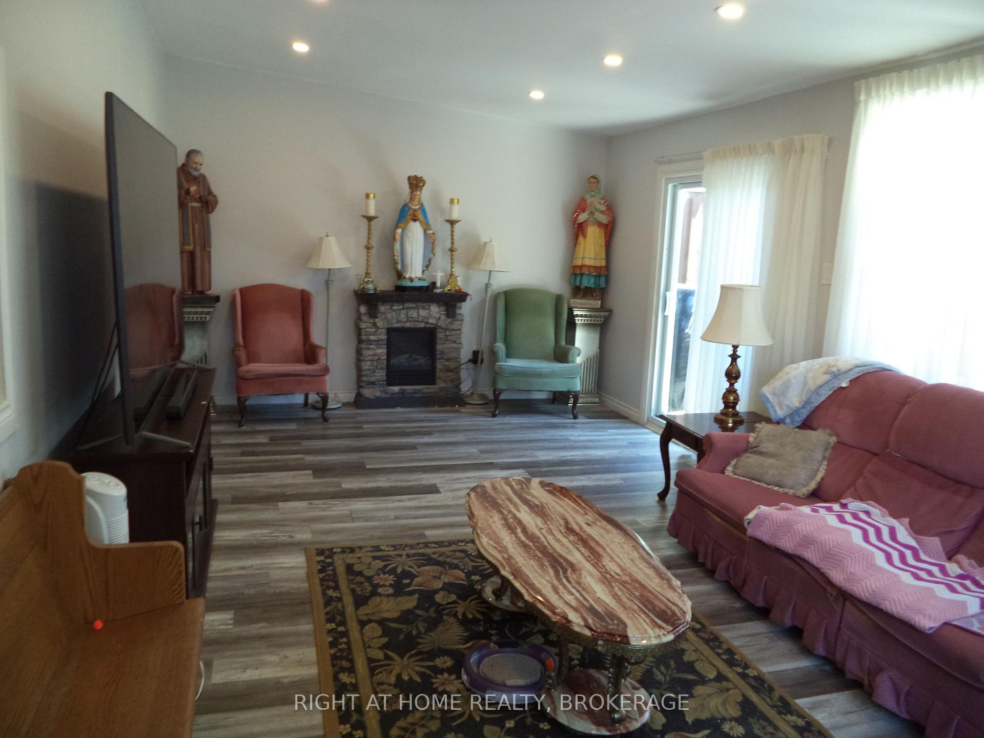 Photo 18 of 18 Almond Street, St. Catharines, Secord Woods — HOMEH