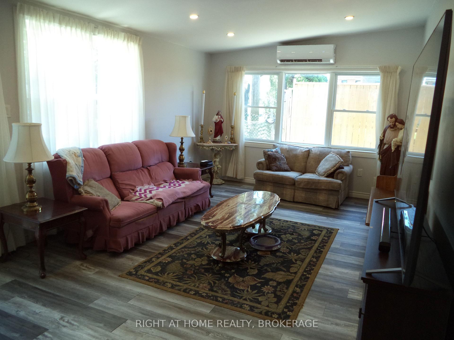 Photo 19 of 18 Almond Street, St. Catharines, Secord Woods — HOMEH