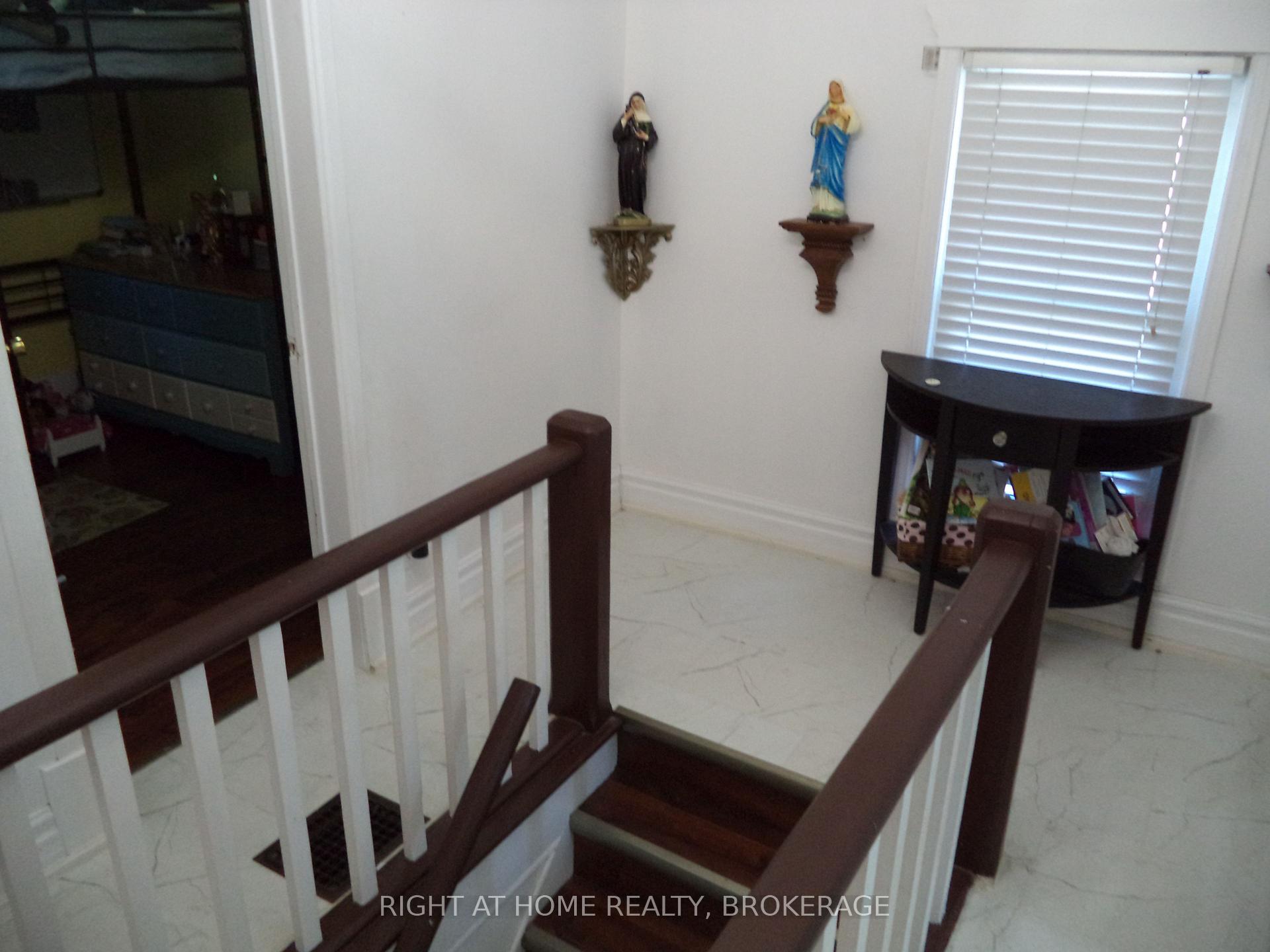 Photo 25 of 18 Almond Street, St. Catharines, Secord Woods — HOMEH