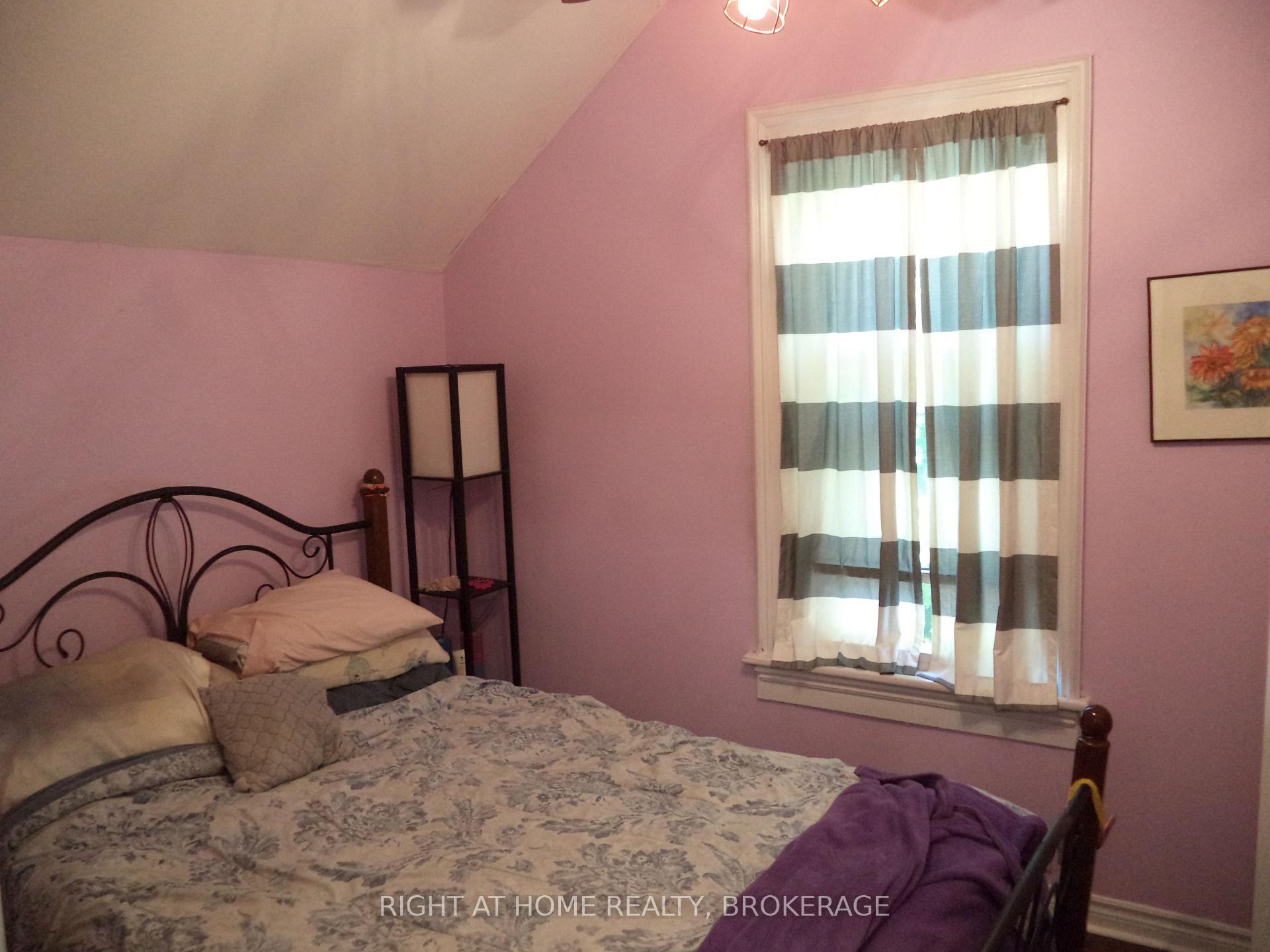 Photo 28 of 18 Almond Street, St. Catharines, Secord Woods — HOMEH