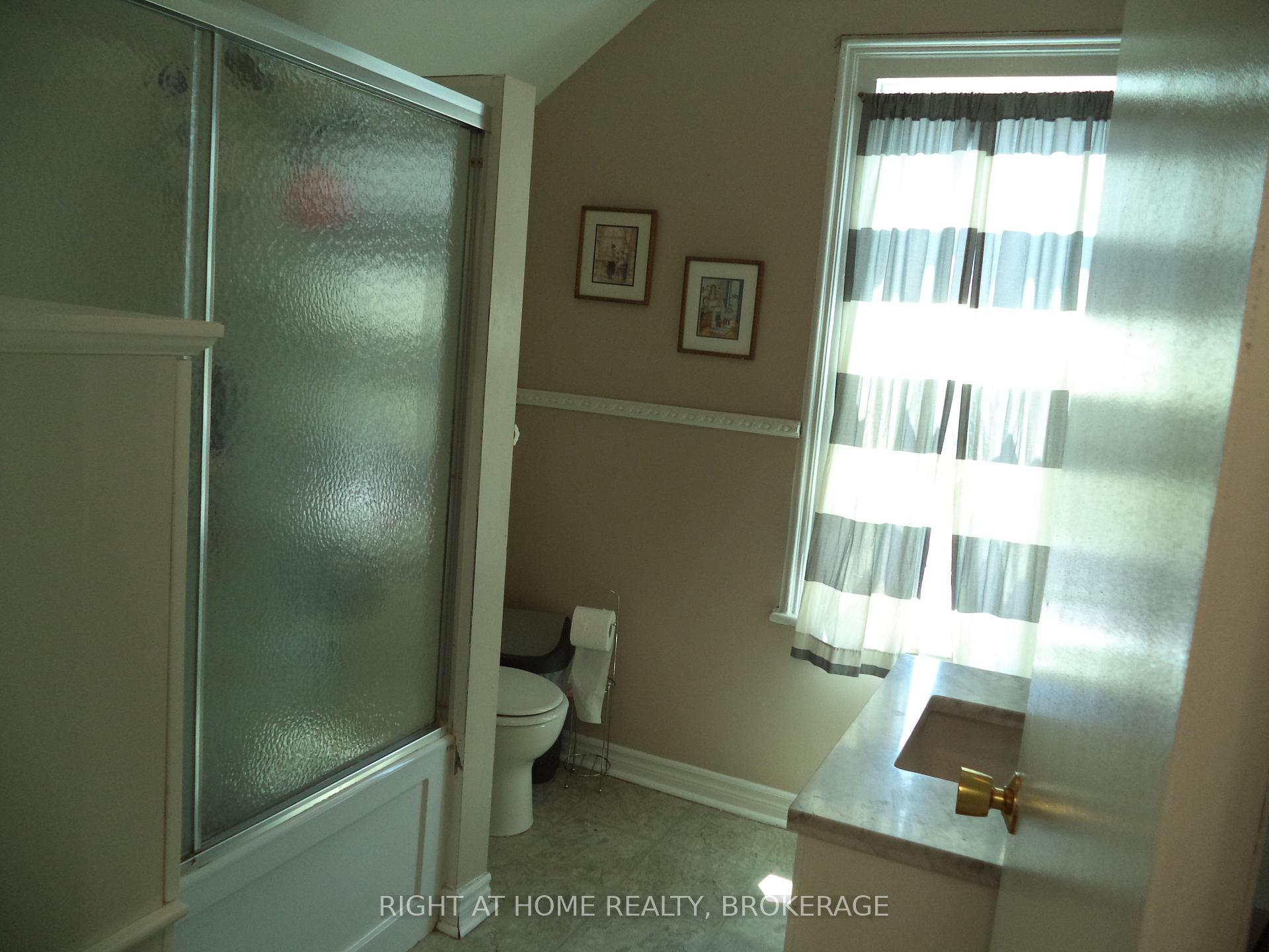 Photo 31 of 18 Almond Street, St. Catharines, Secord Woods — HOMEH