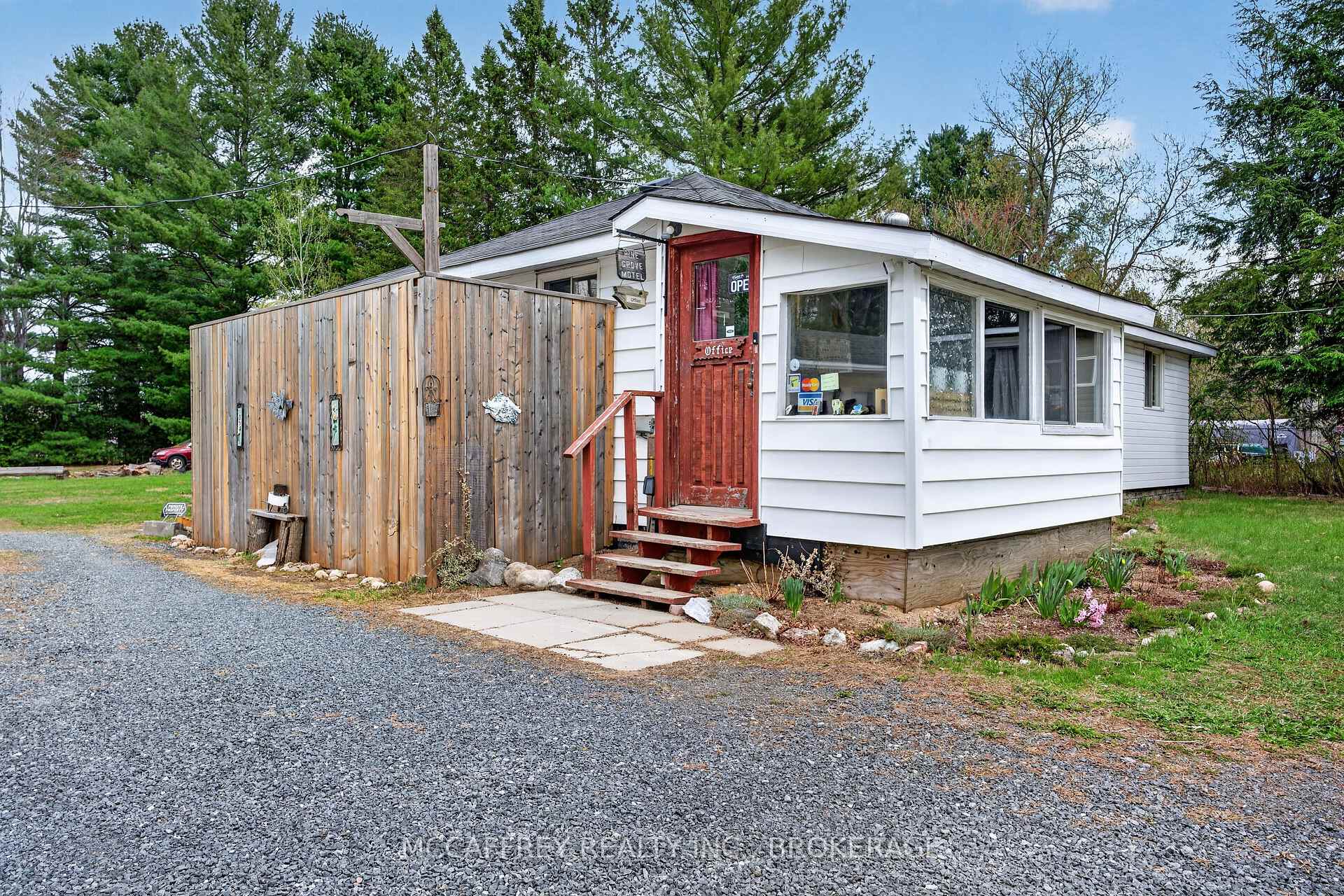 Photo 3 of 12335 Highway 41, Addington Highlands — HOMEH