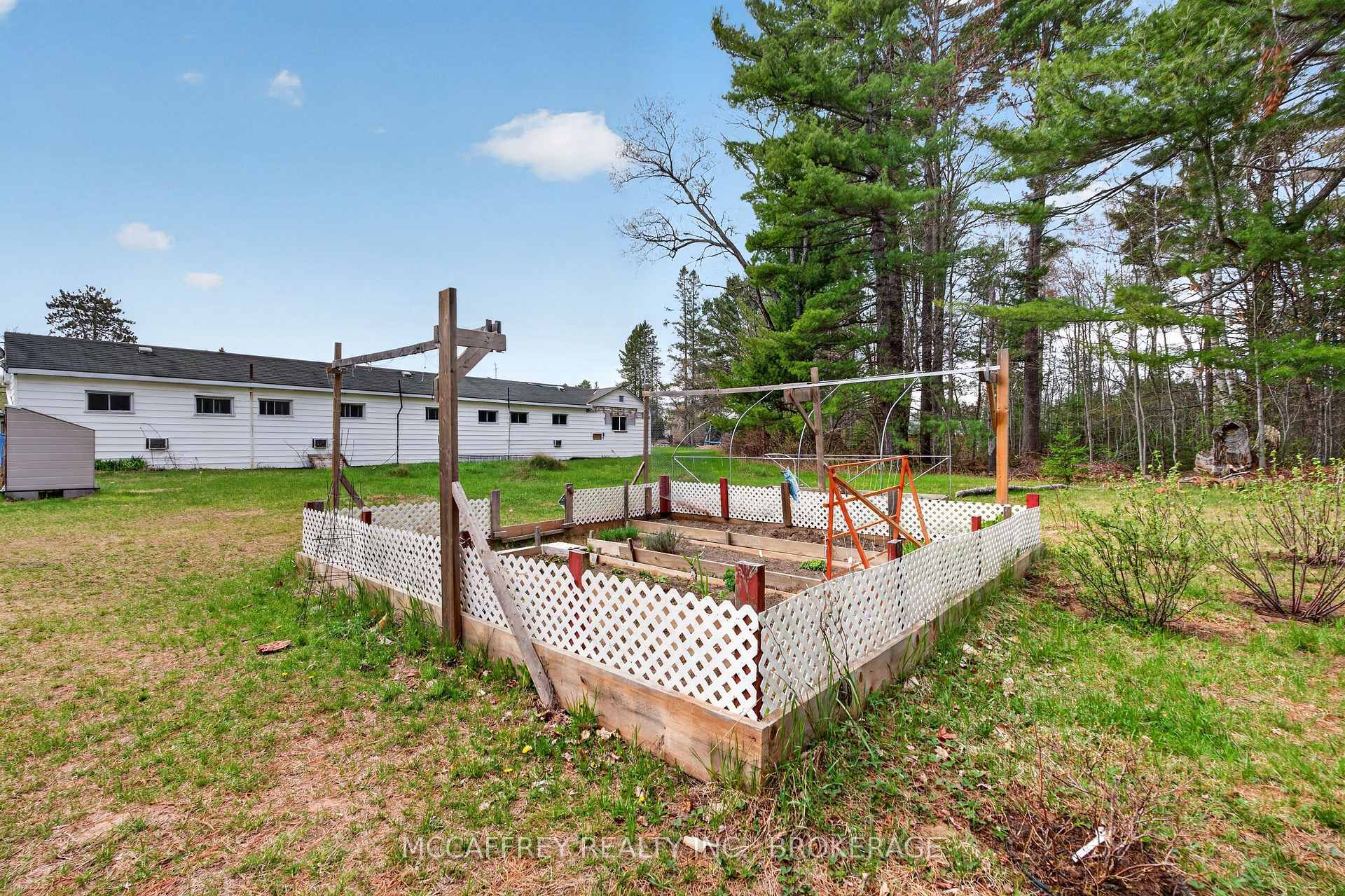 Photo 23 of 12335 Highway 41, Addington Highlands — HOMEH