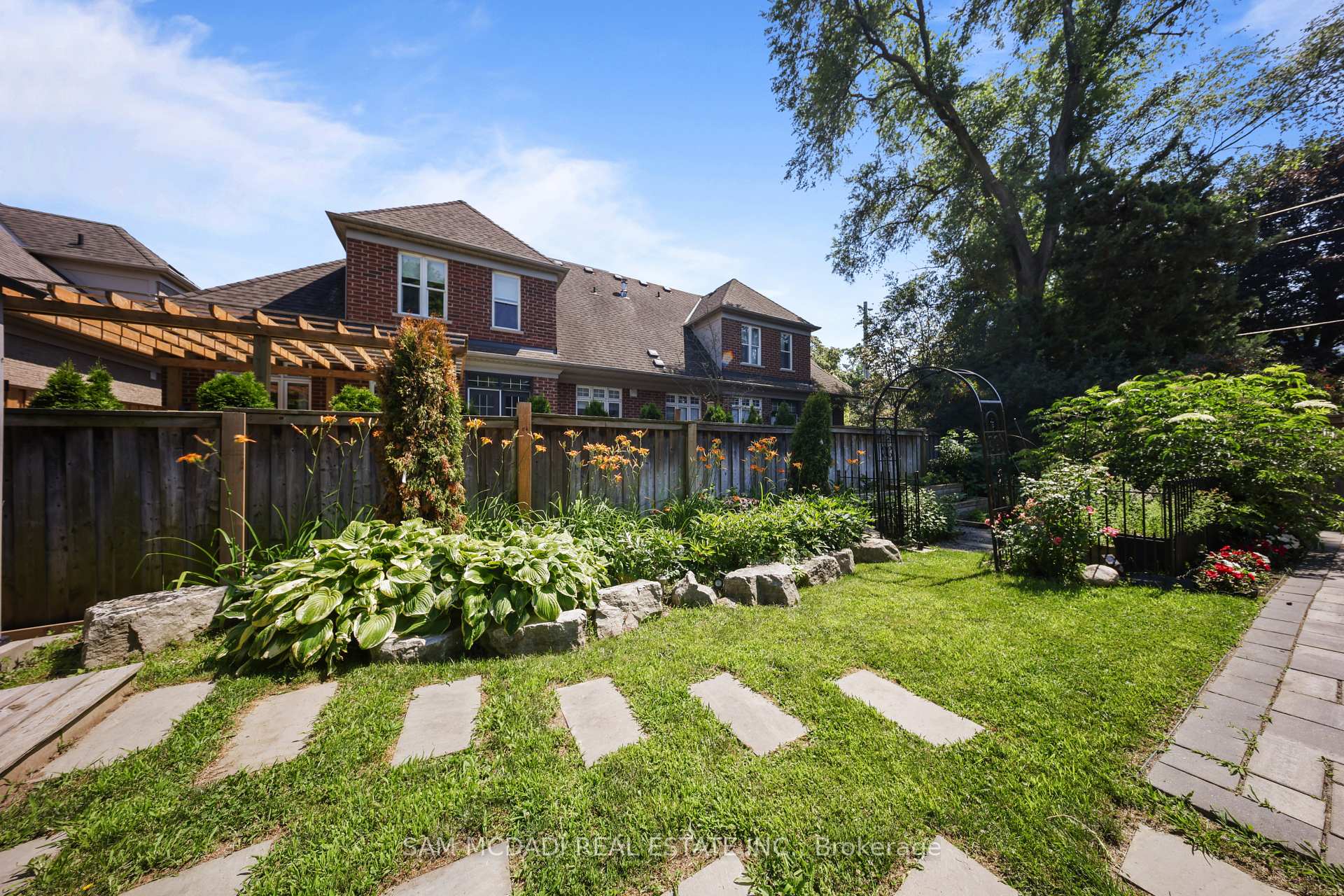 Photo 45 of 1171 Birchview Drive, Mississauga, Lorne Park — HOMEH