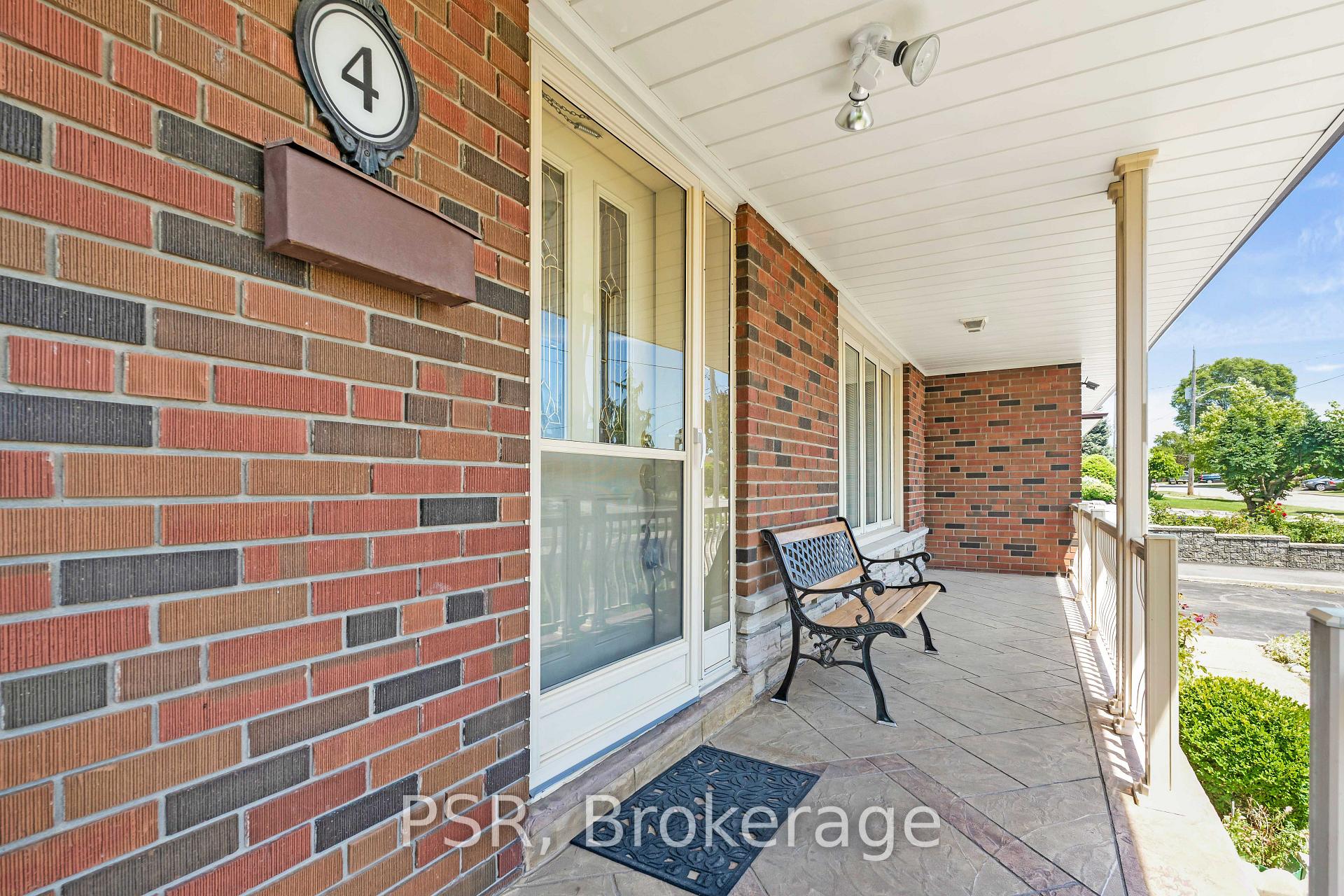Photo 5 of 4 Gatesgill Crescent, North York, Downsview-Roding-CFB — HOMEH