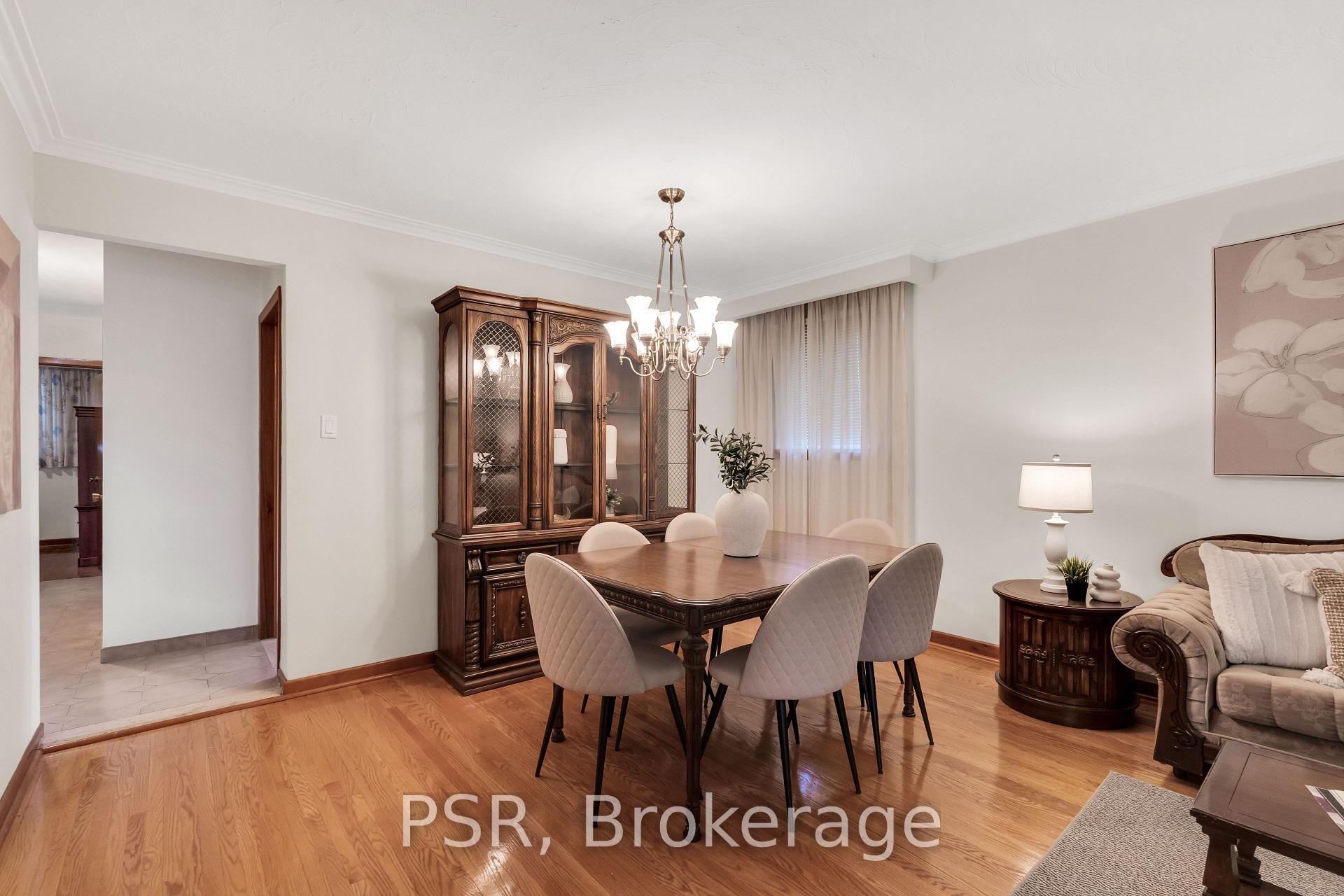 Photo 9 of 4 Gatesgill Crescent, North York, Downsview-Roding-CFB — HOMEH