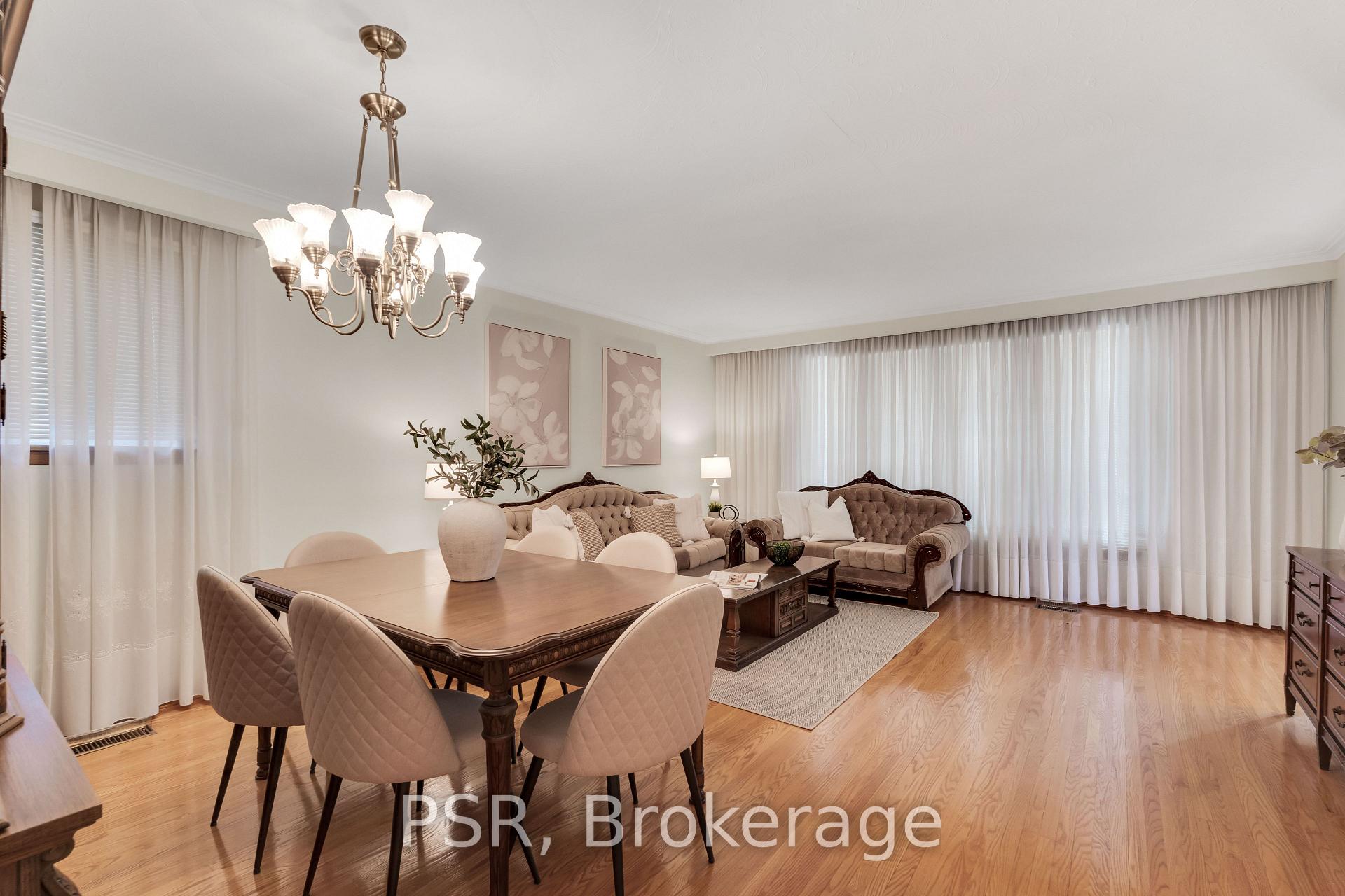 Photo 10 of 4 Gatesgill Crescent, North York, Downsview-Roding-CFB — HOMEH