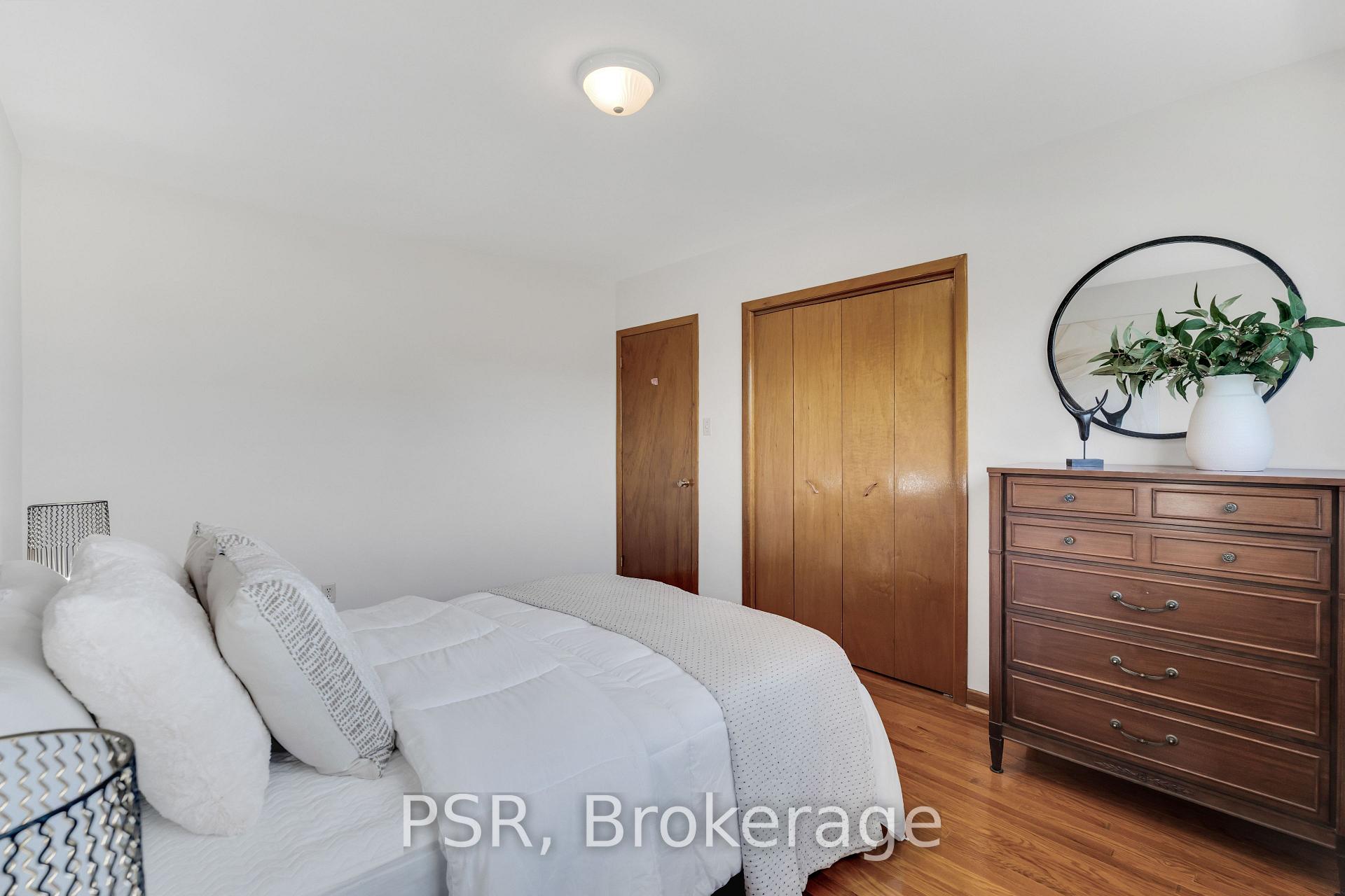 Photo 13 of 4 Gatesgill Crescent, North York, Downsview-Roding-CFB — HOMEH